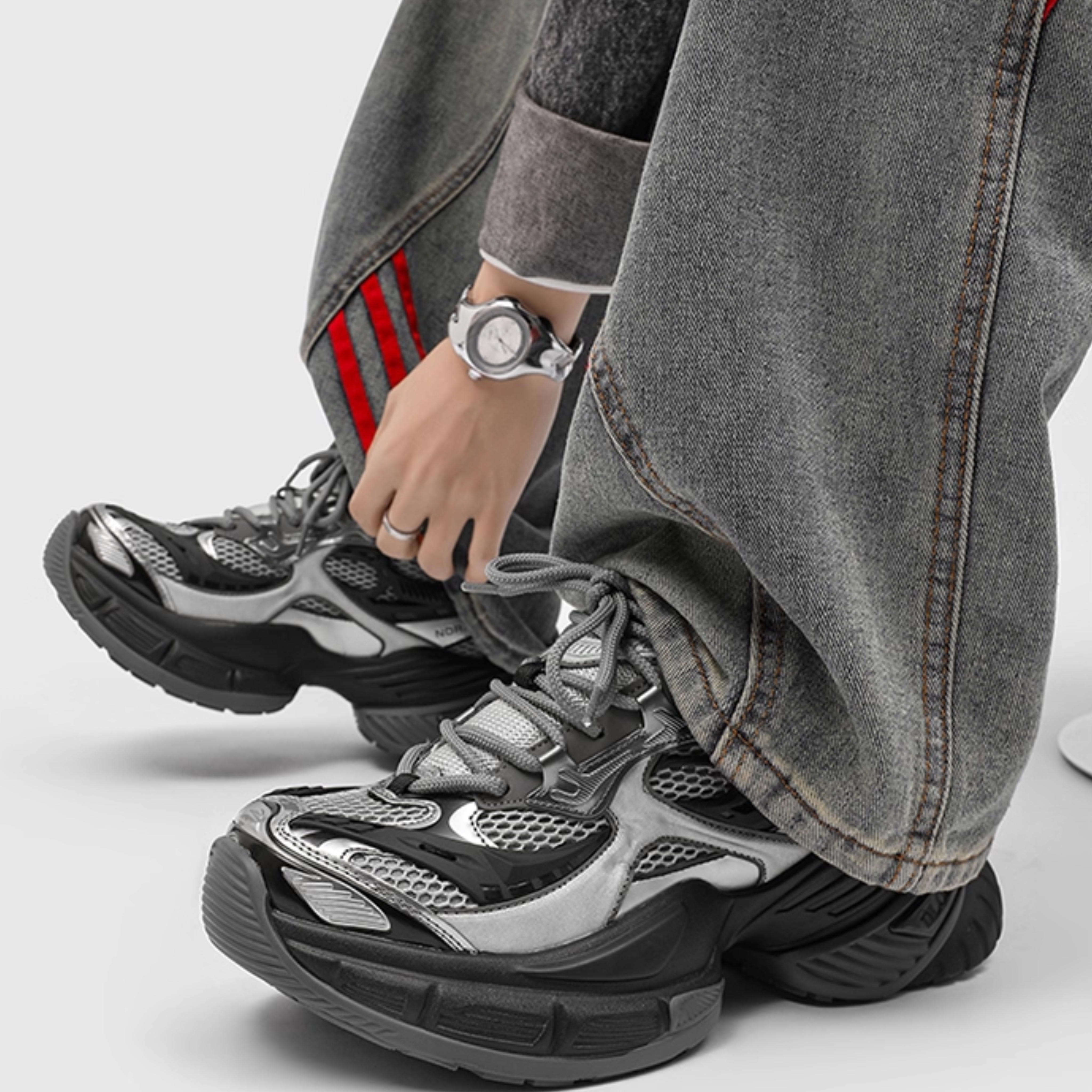 GRAVITY FLUX CHUNKY SNEAKERS / BLACK×SILVER