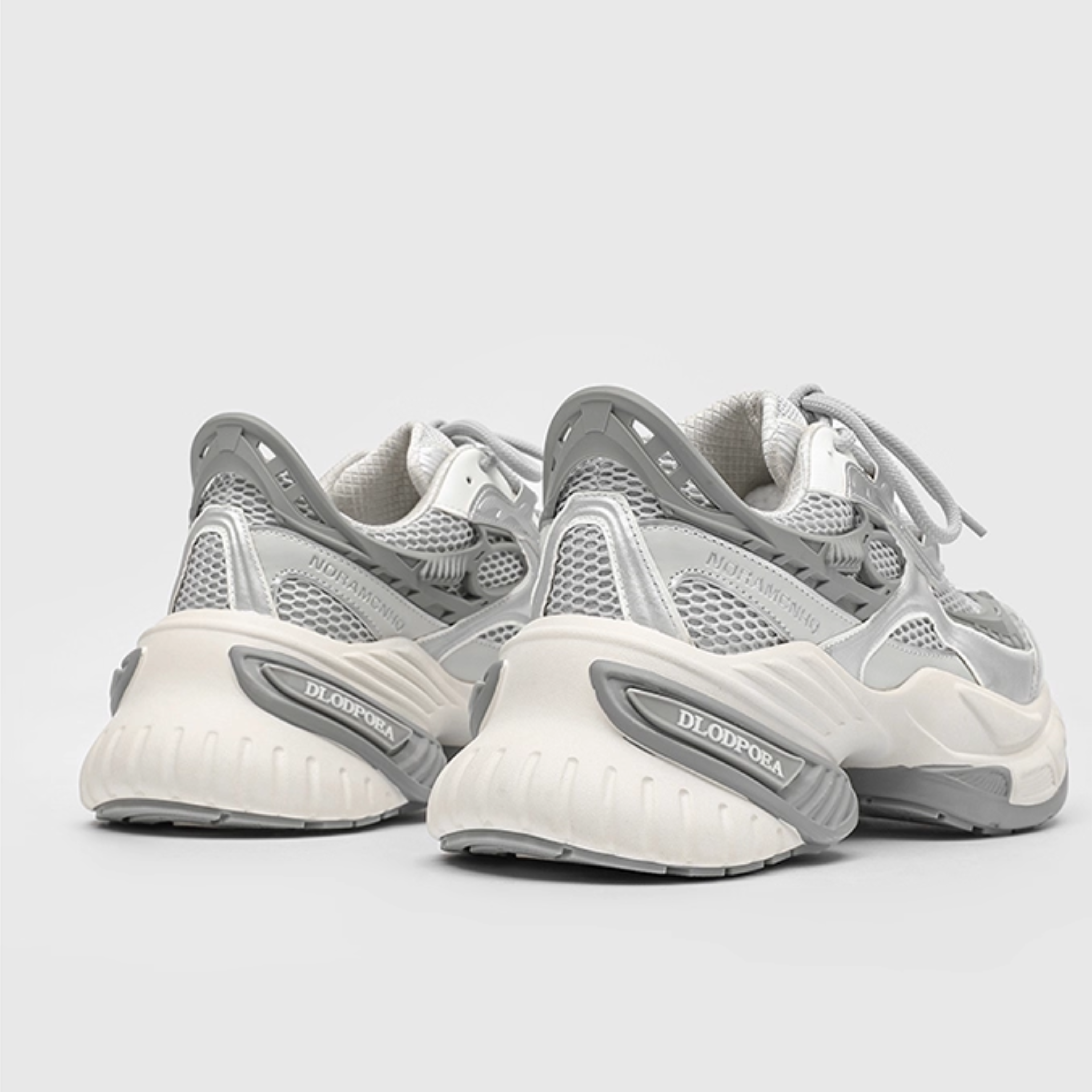 GRAVITY FLUX CHUNKY SNEAKERS / WHITE×SILVER