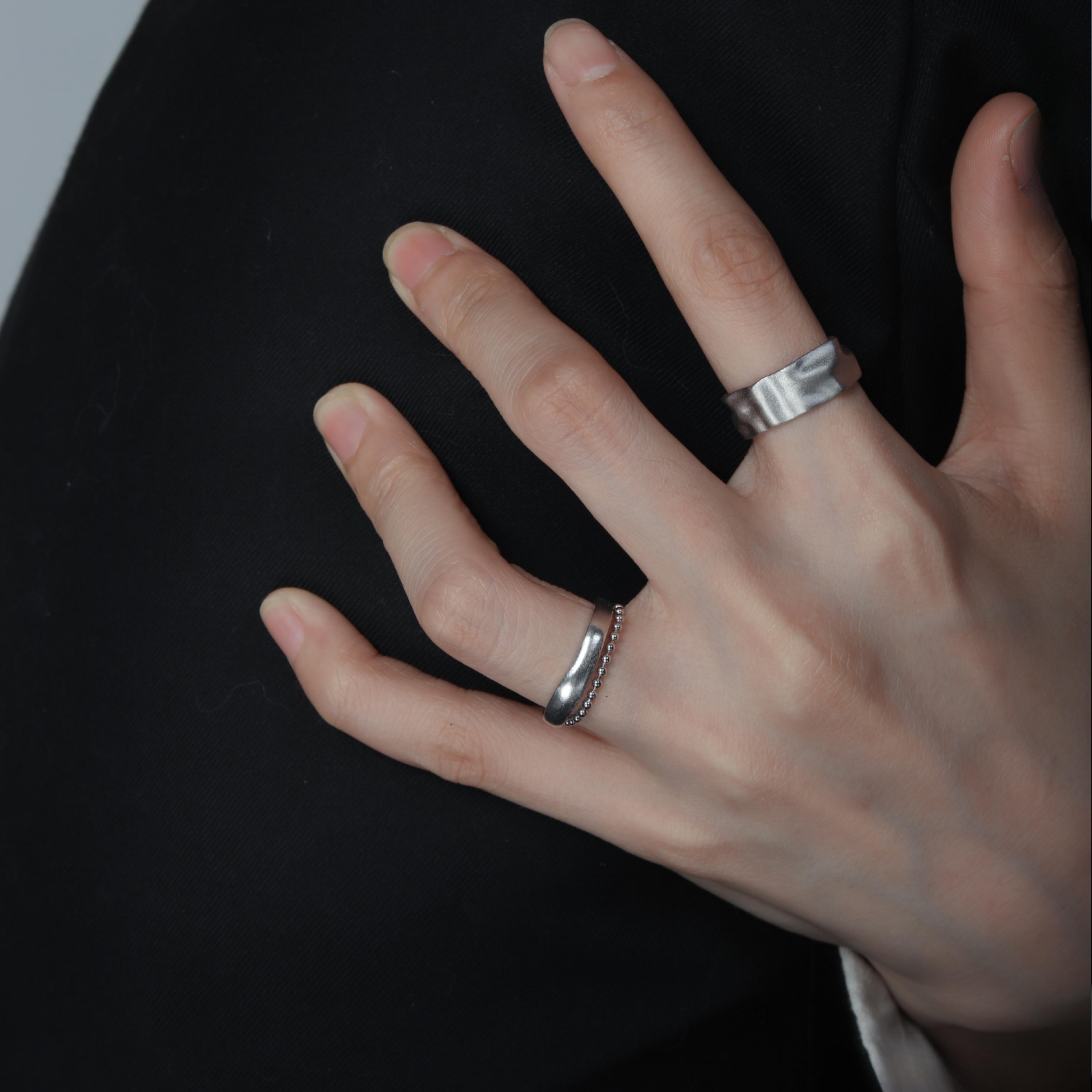 MODERN RING