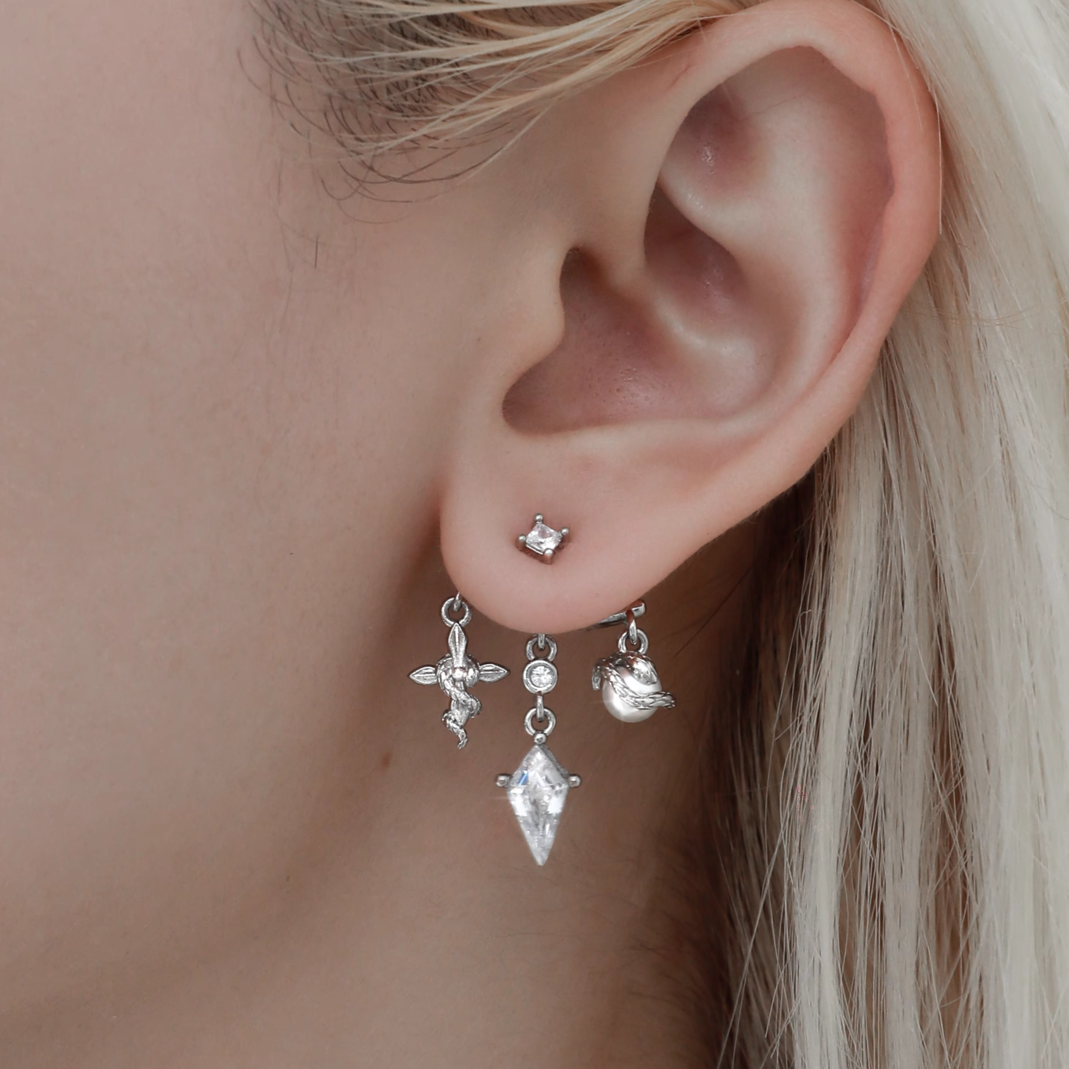 CUBIC ZIRCONIA CROSSFADE CHARM PIERCE