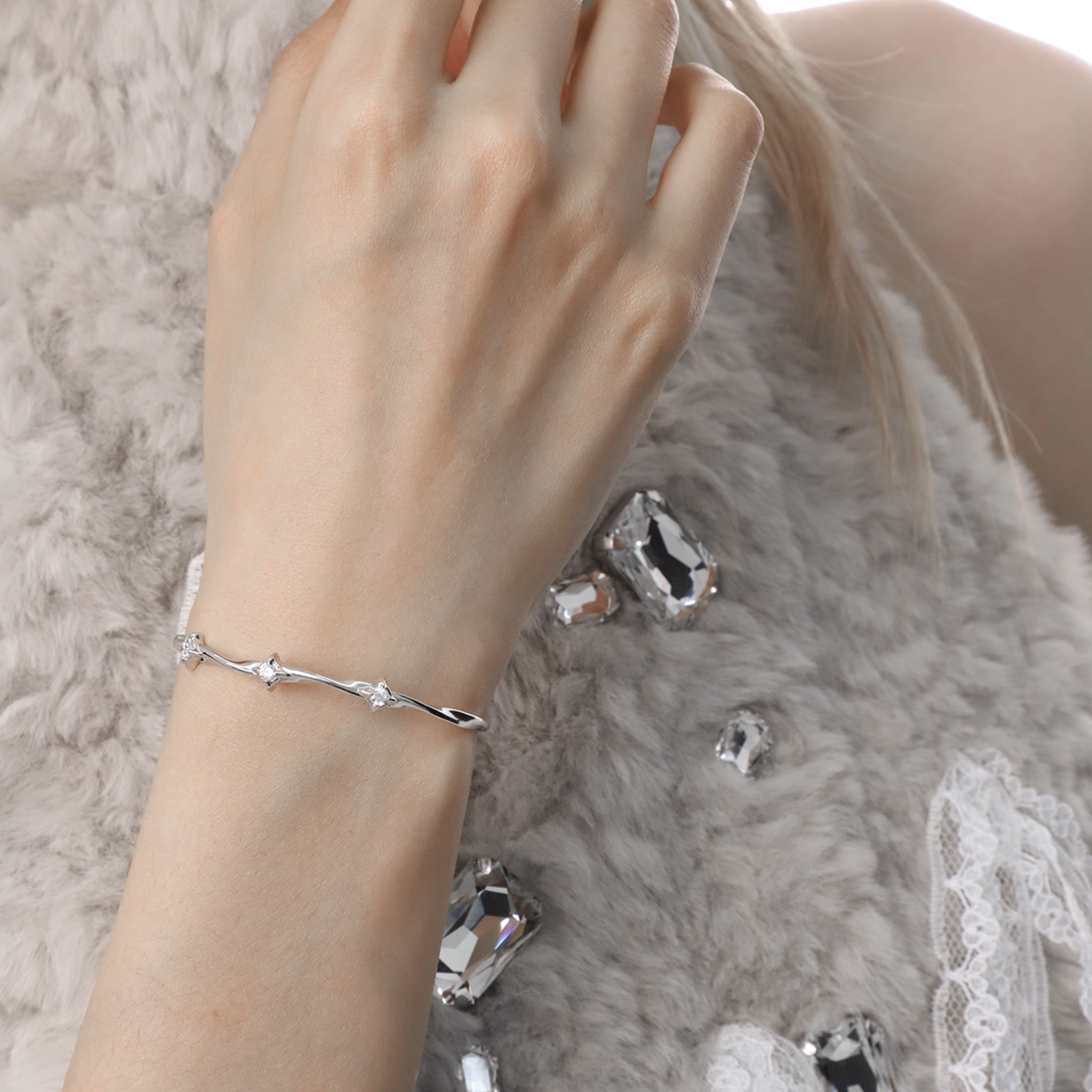 CRYSTAL FRAGMENT BRACELET