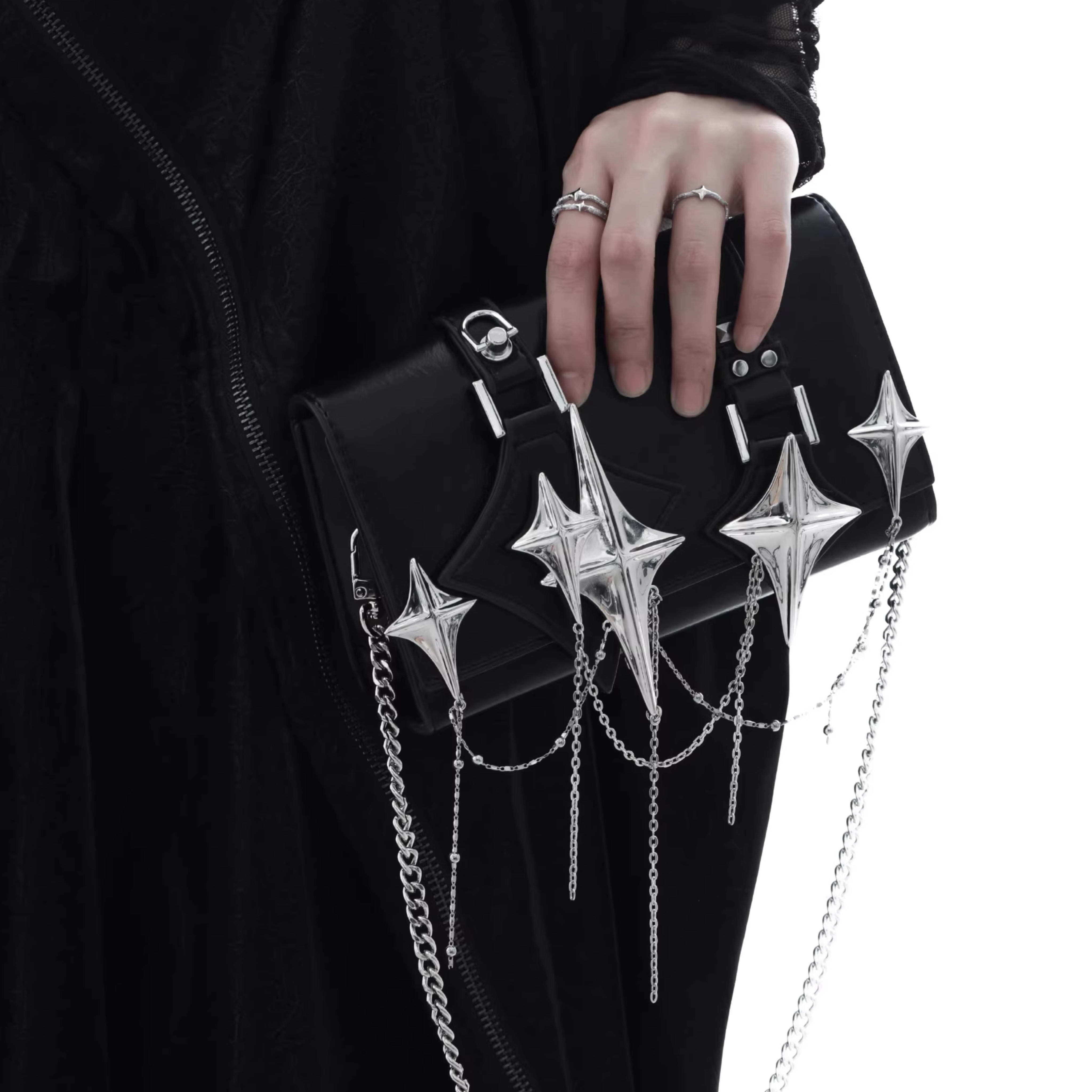 METAL DIAMOND SHOULDER BAG