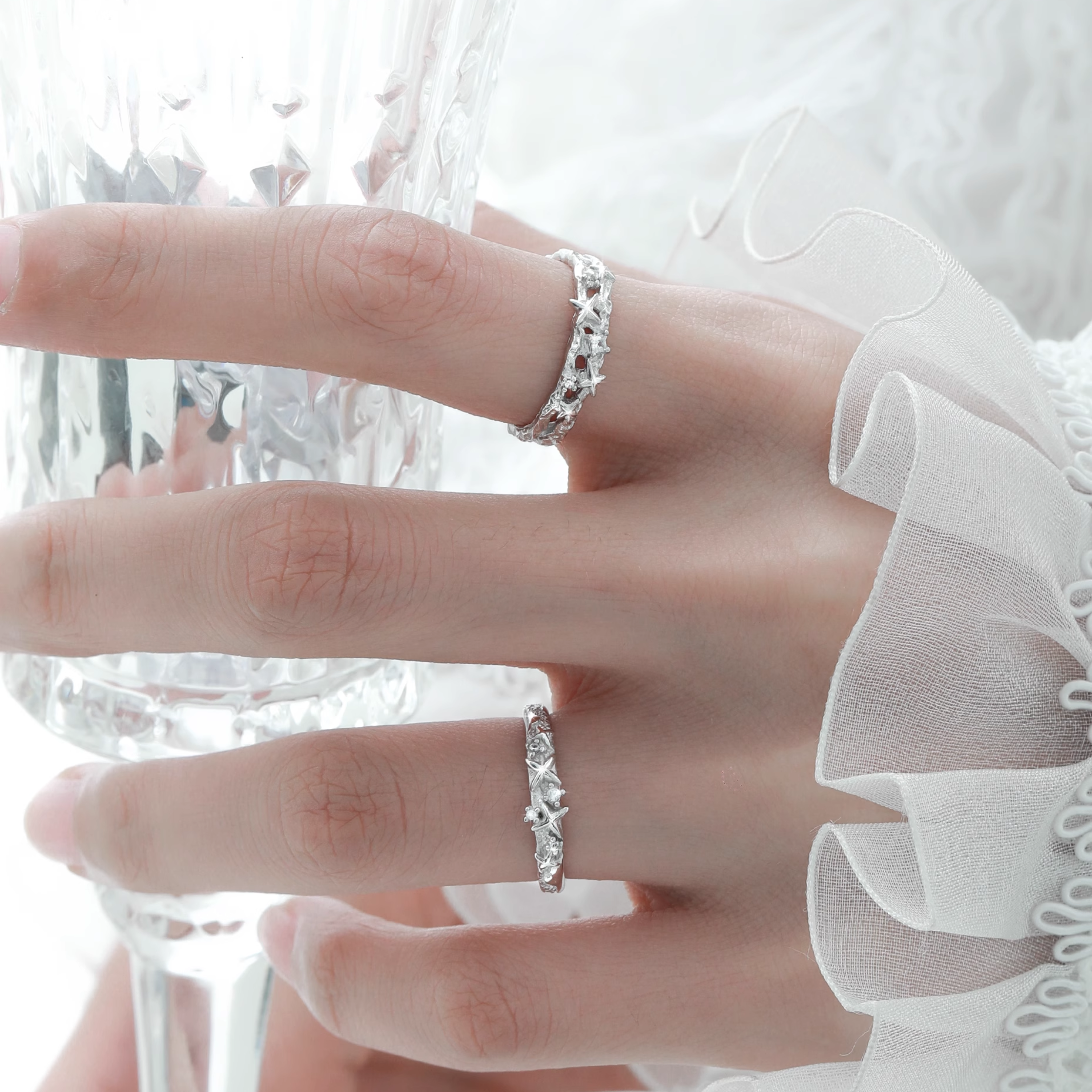 TEXTURED CROSS RING SET