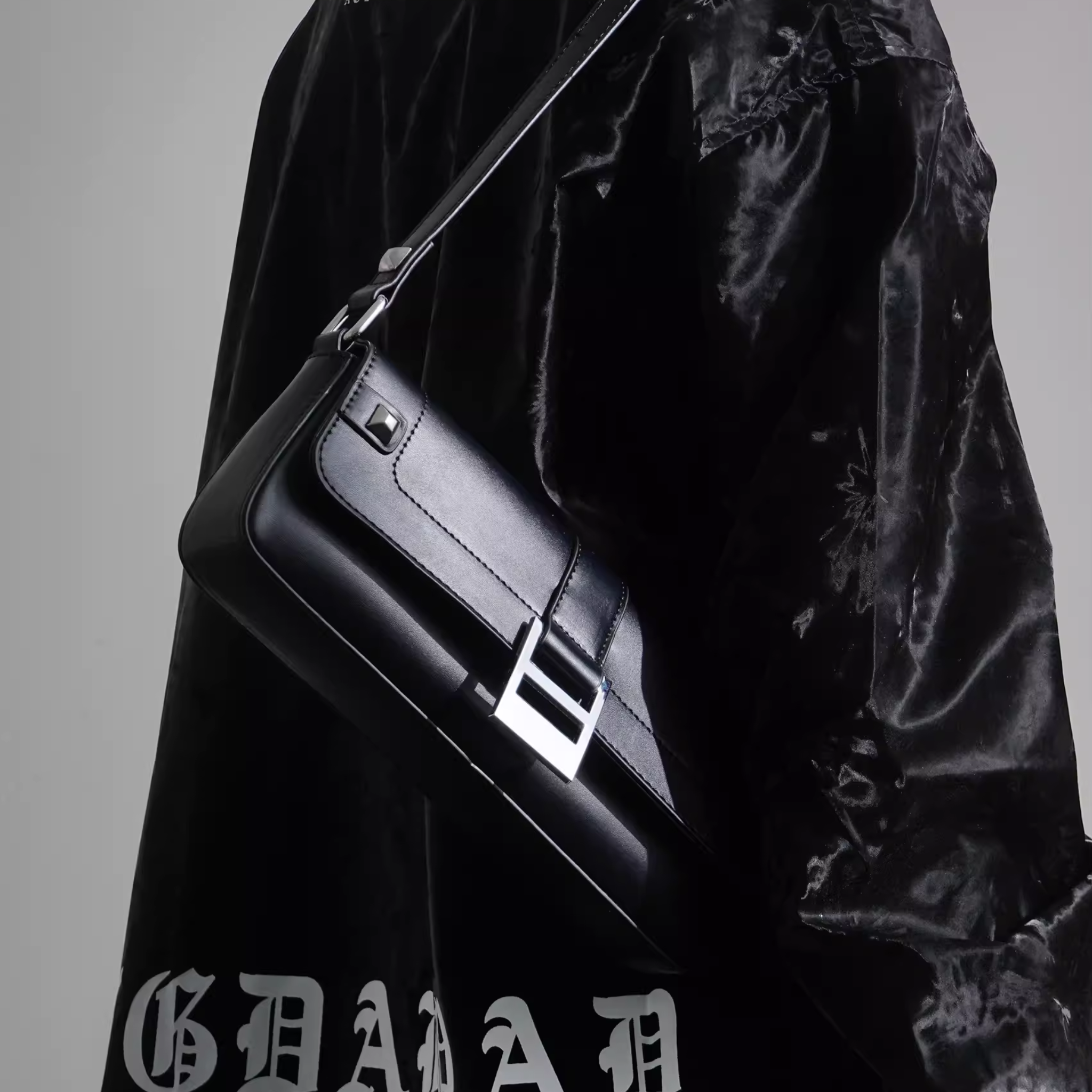 DARK METALLIC SHOULDER BAG