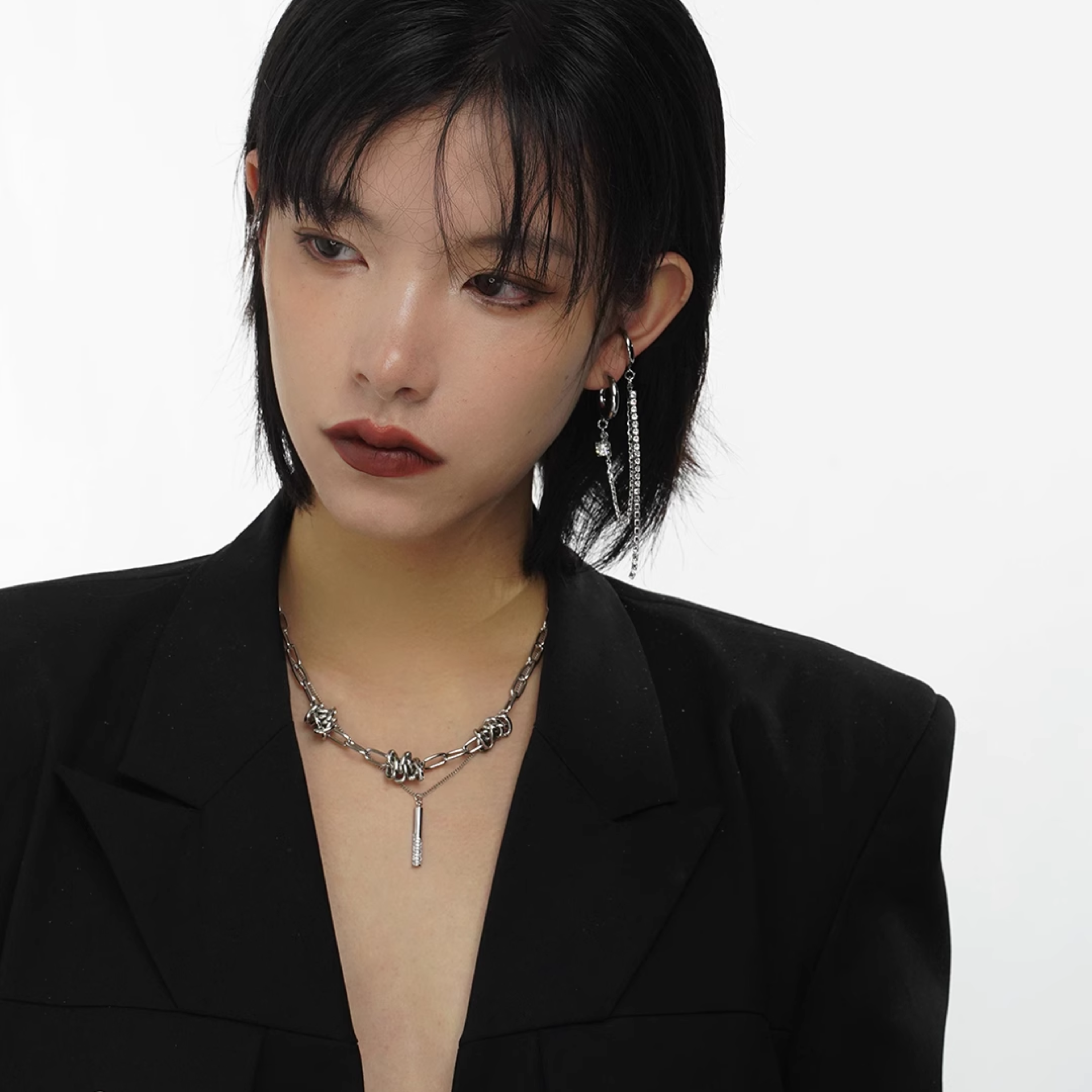 SILVER CHAIN EAR CUFF PIERCE