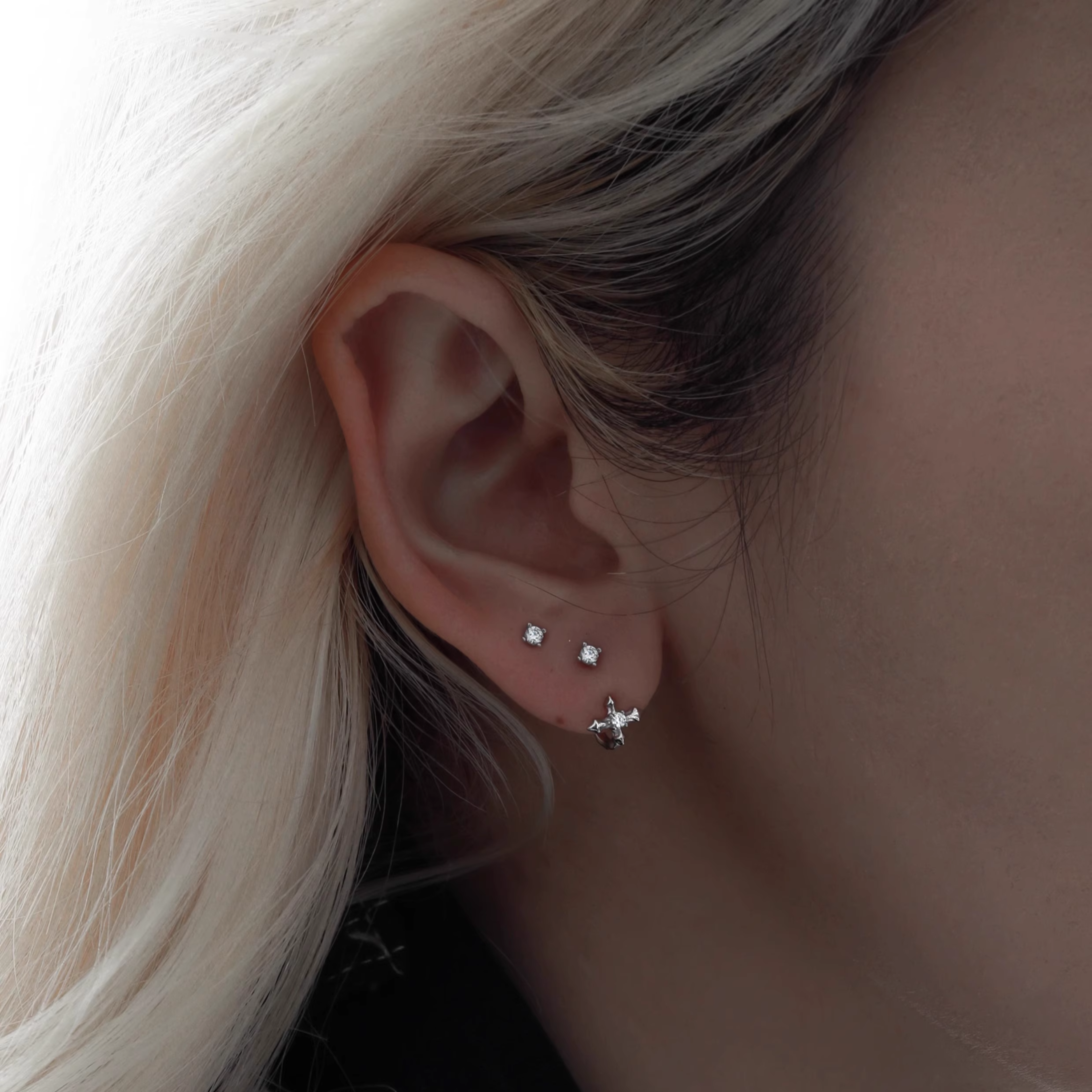 S925 CROSS STUD PIERCE