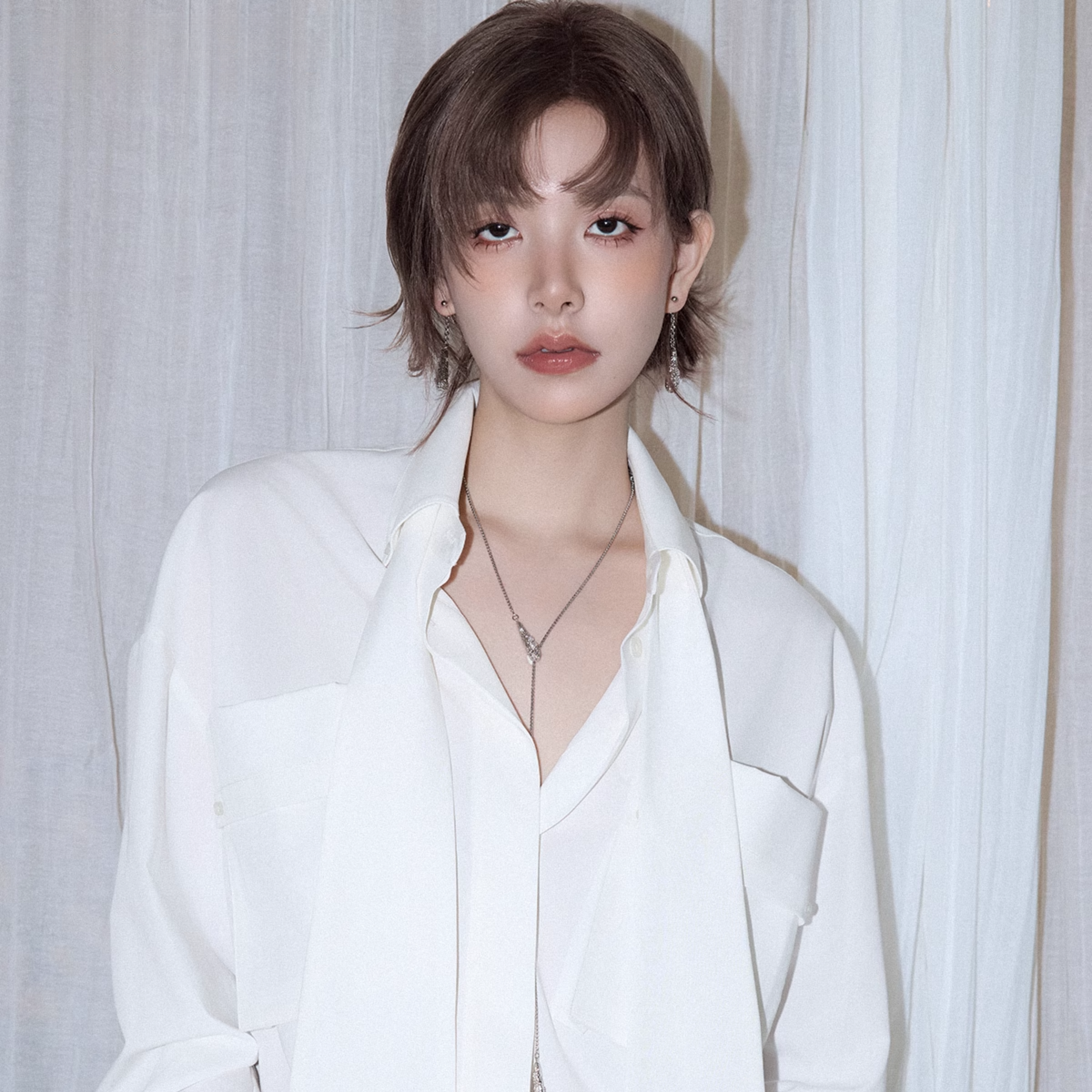 CRYSTAL DROP TASSEL PIERCE