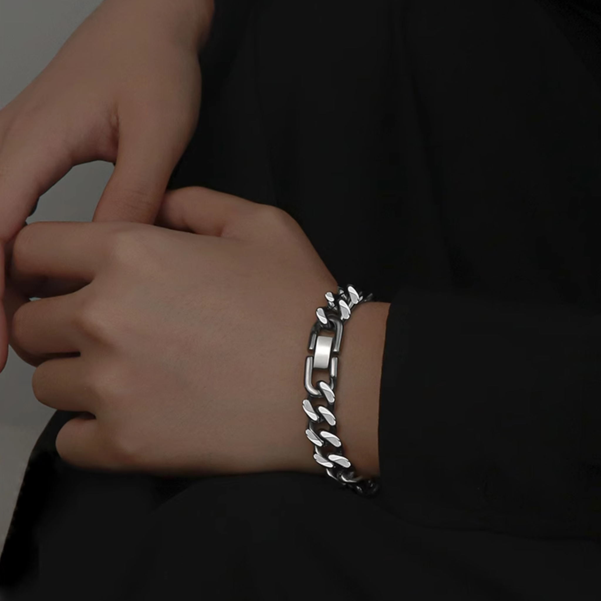 CHAIN BRACELET