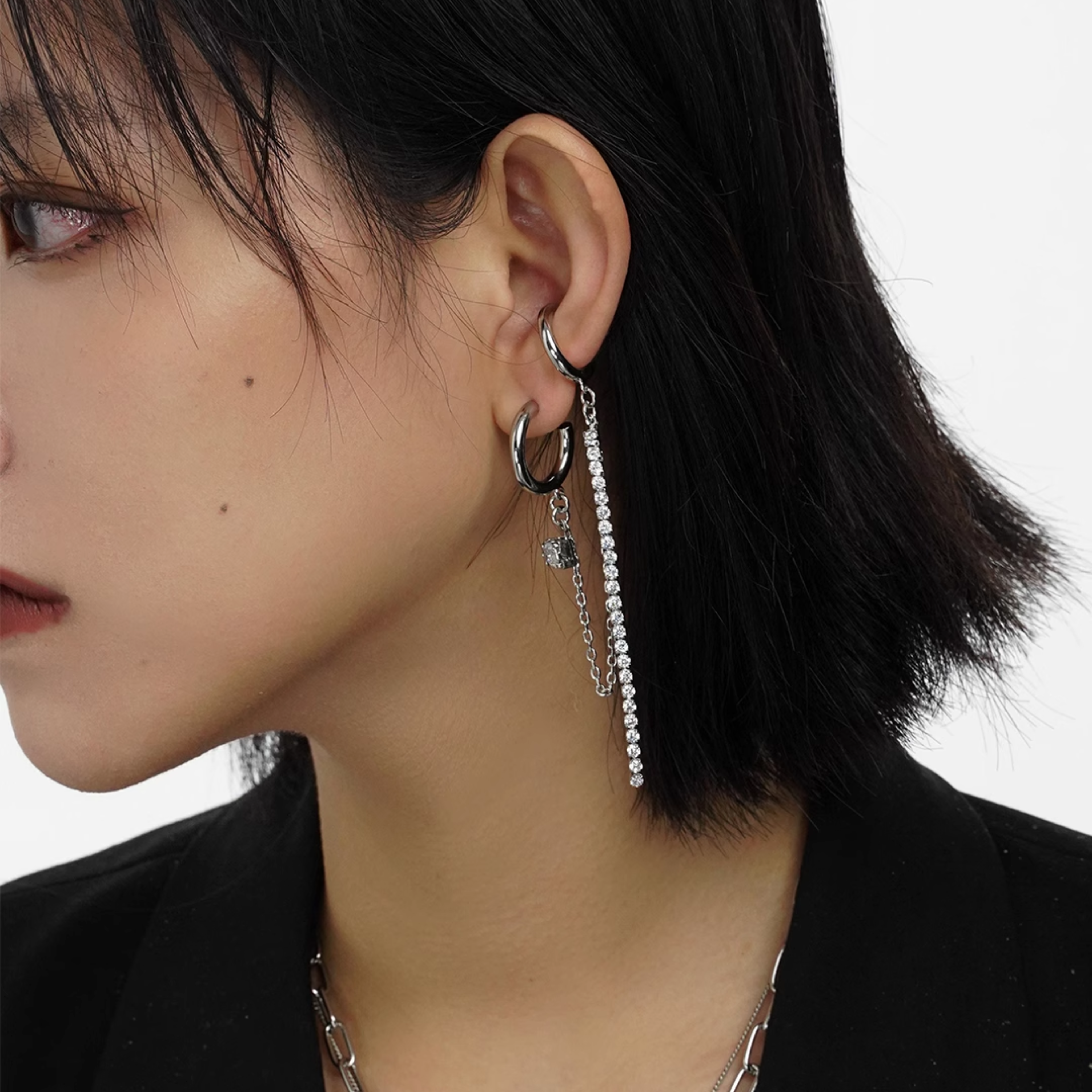 SILVER CHAIN EAR CUFF PIERCE