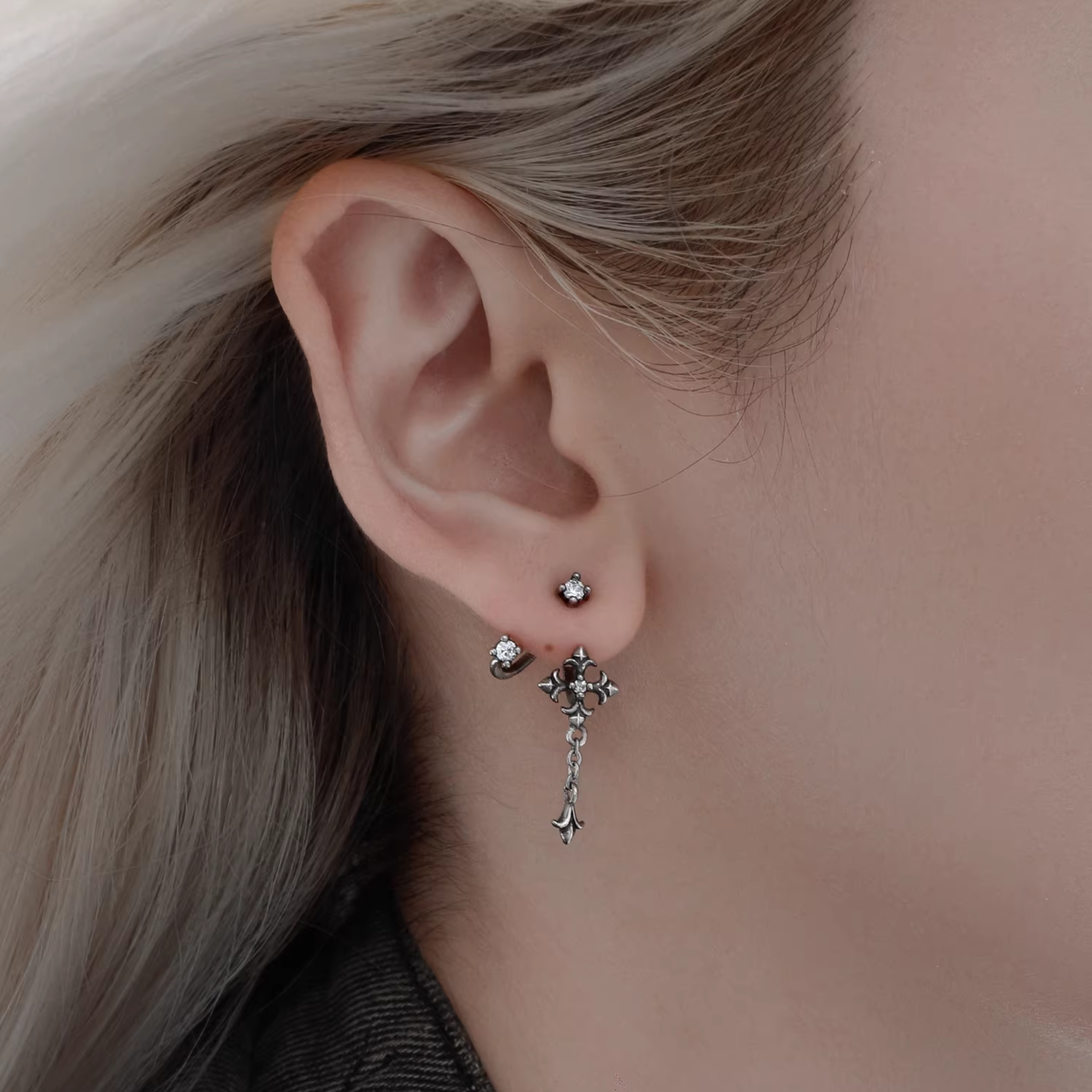 S925 CRUCIFIX CROSS PIERCE