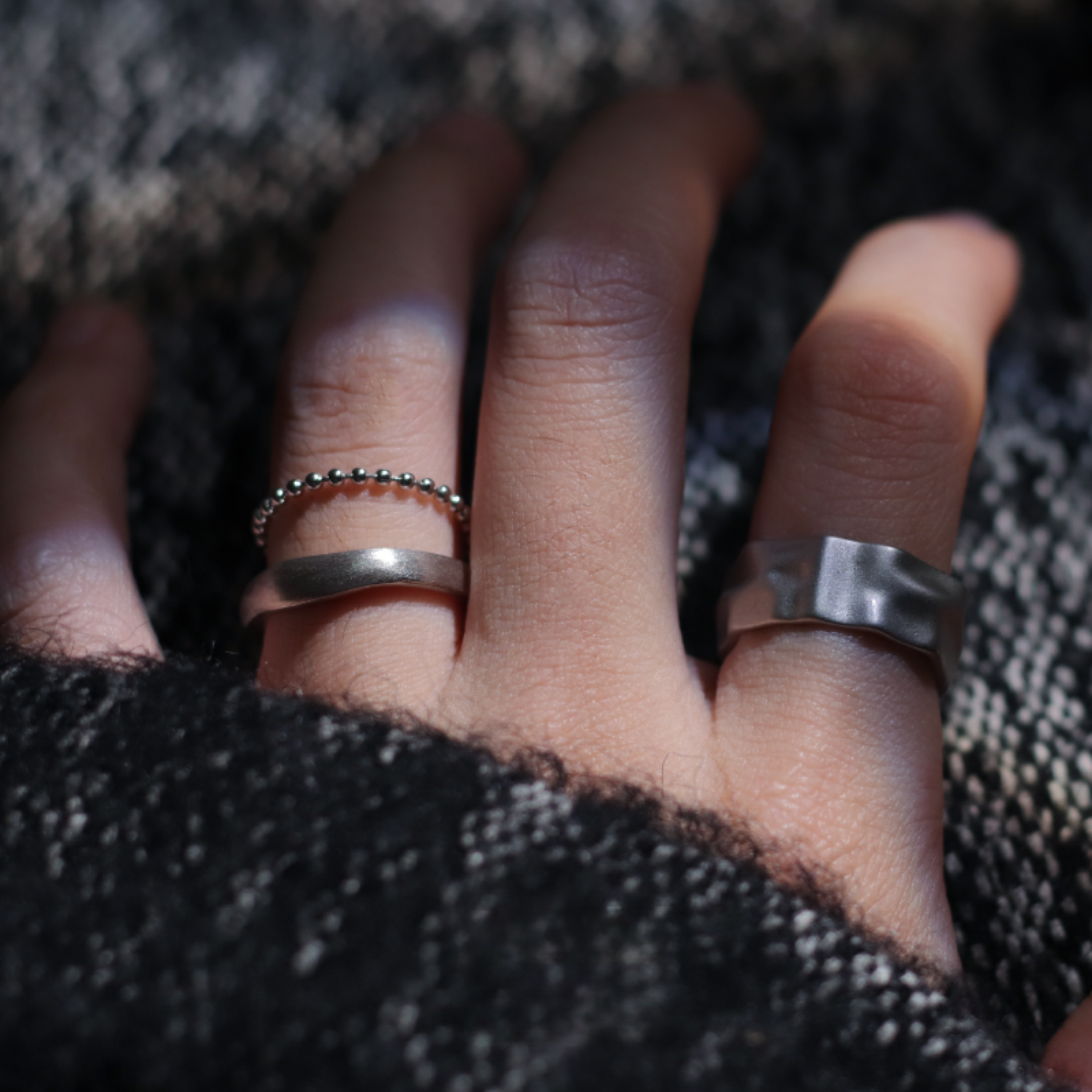 MODERN RING