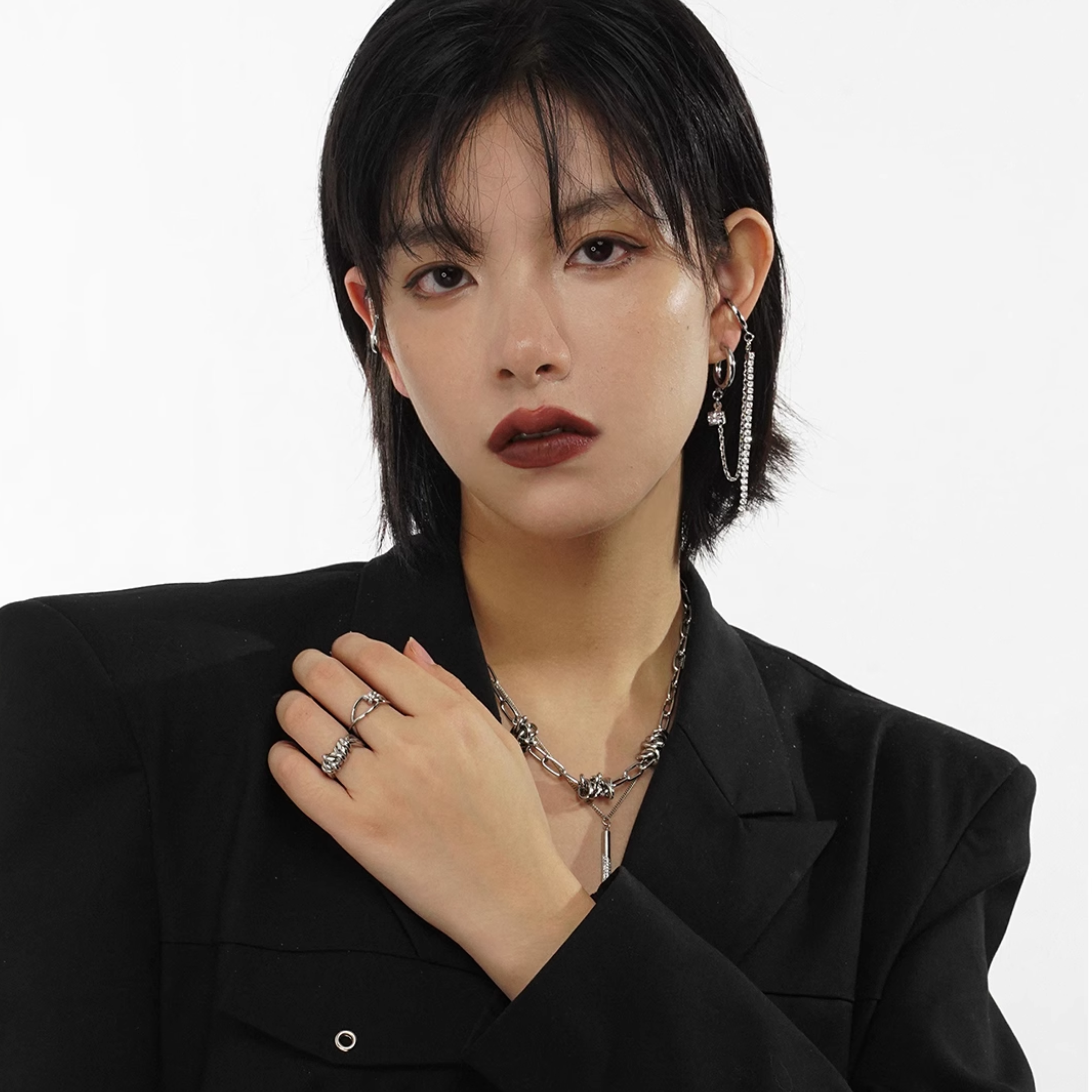 SILVER CHAIN EAR CUFF PIERCE