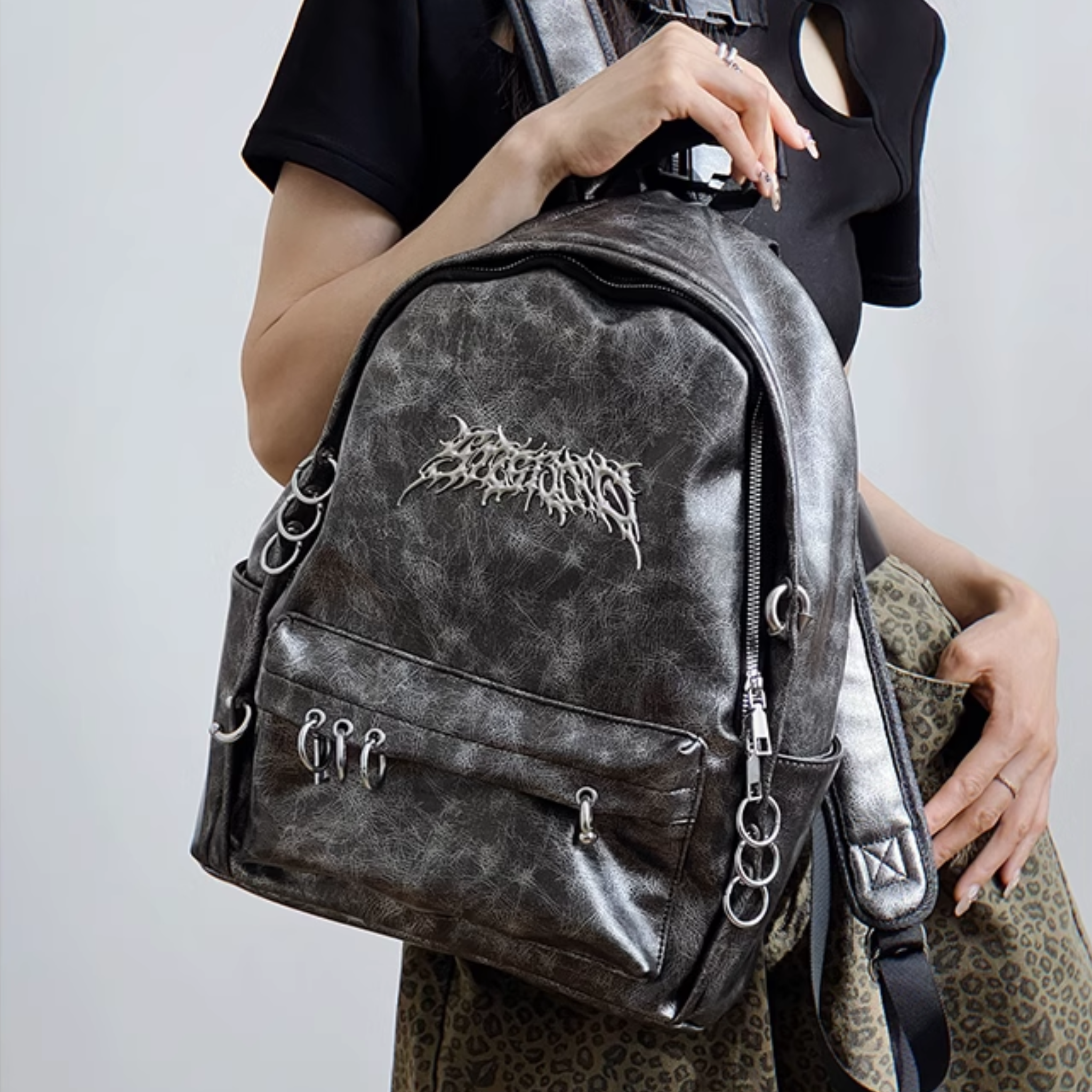 Y2K METALLIC BACK PAC