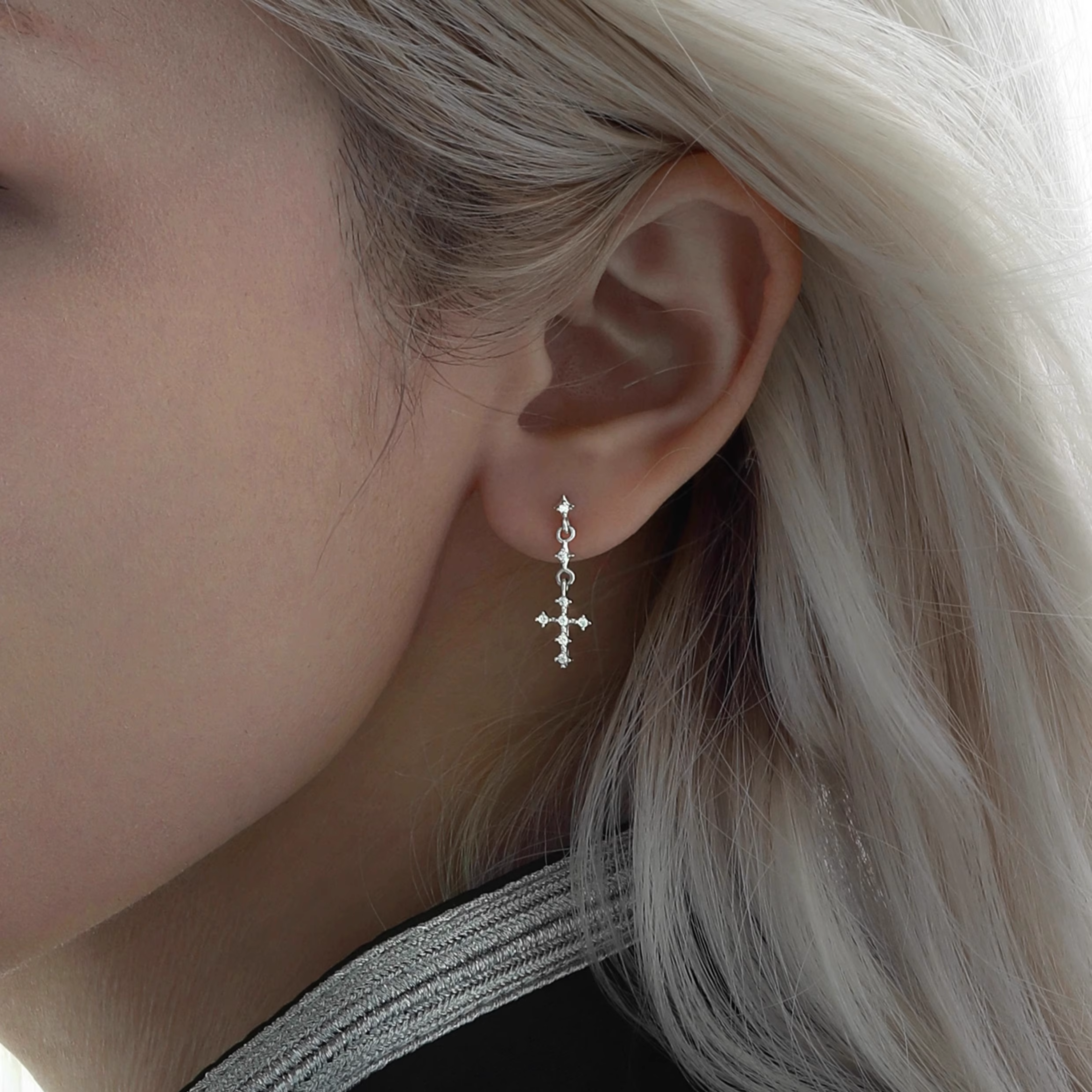 S925 LINKED CROSS CHAIN PIERCE