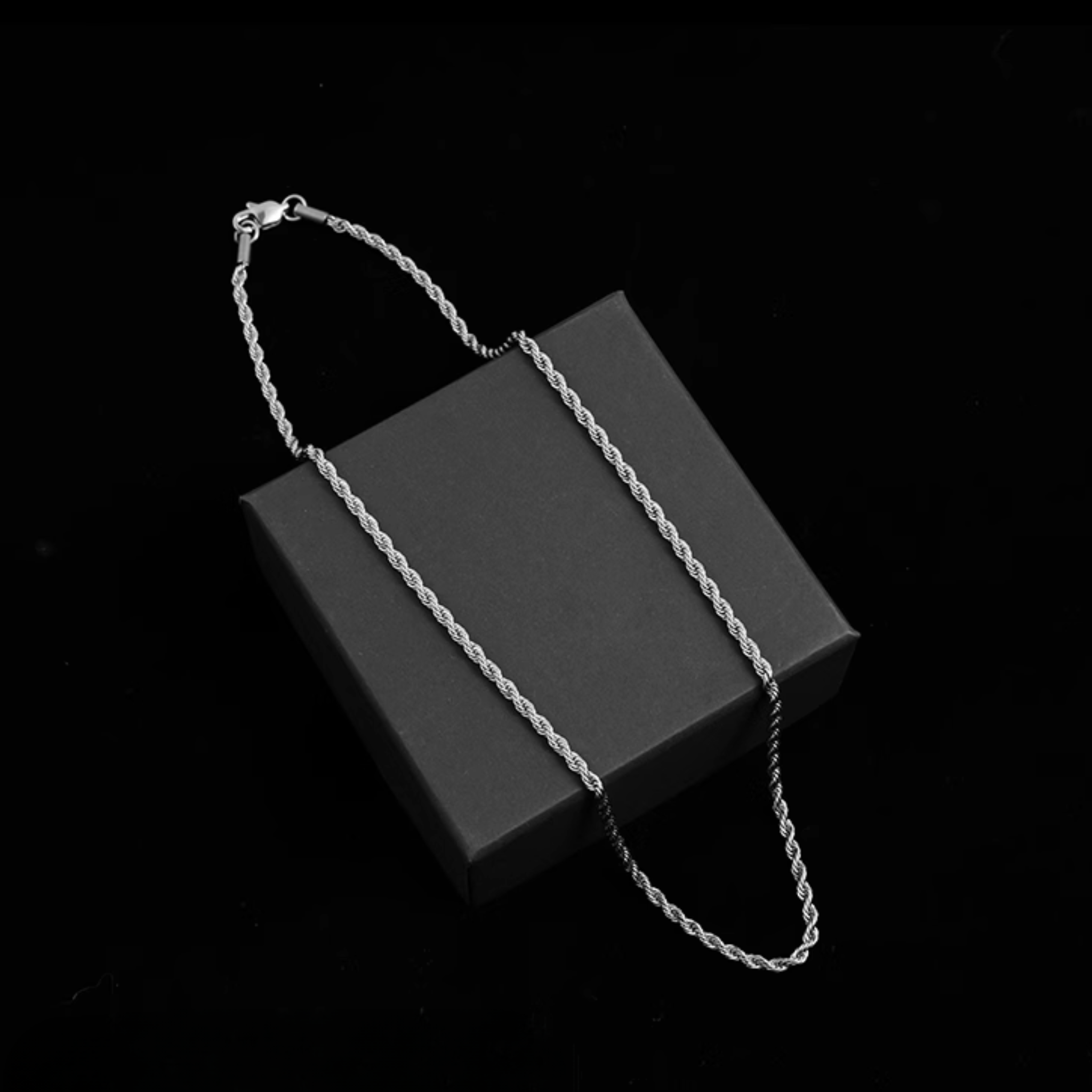 TWIST ROPE NECKLACE