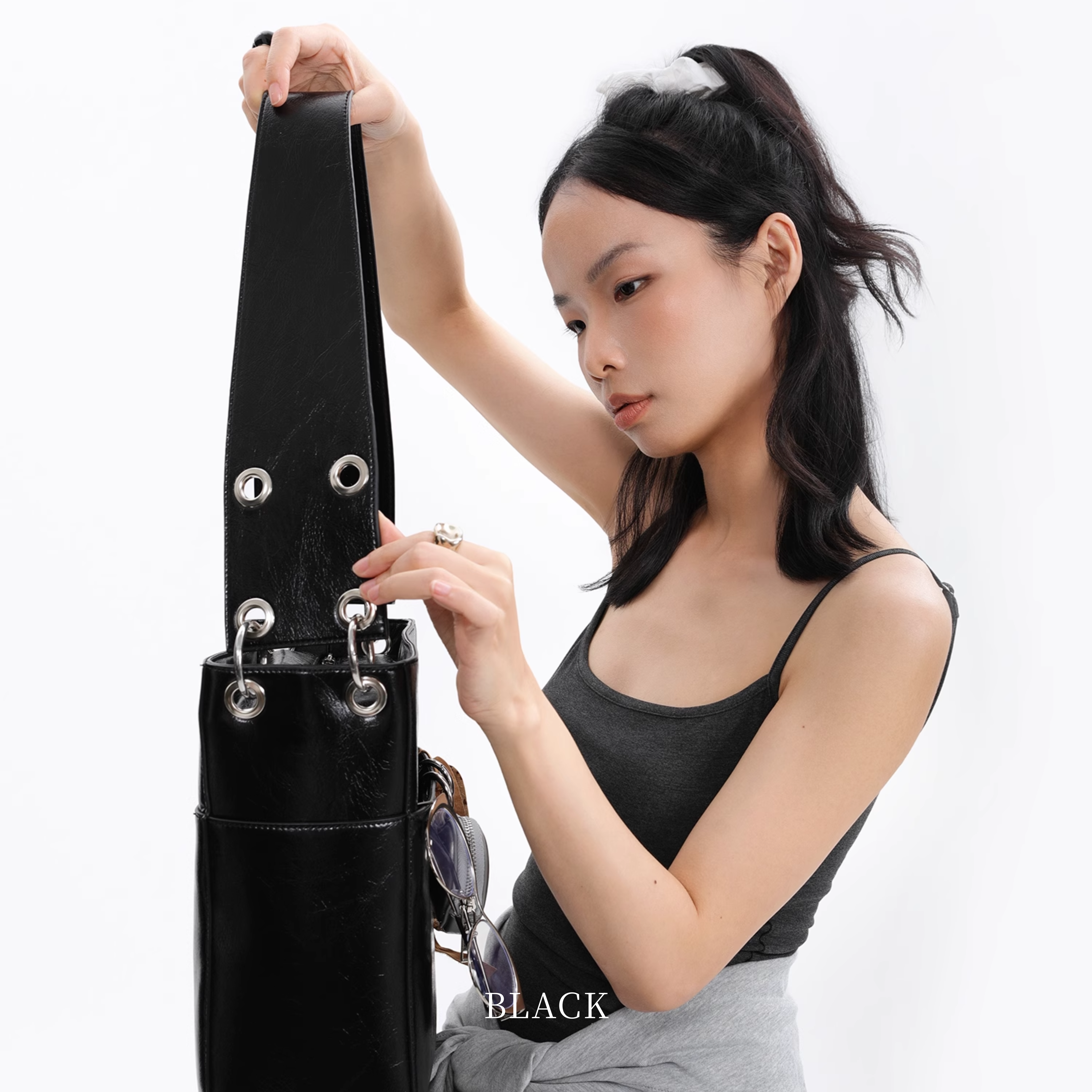 URBAN CHARM SHOULDER BAG