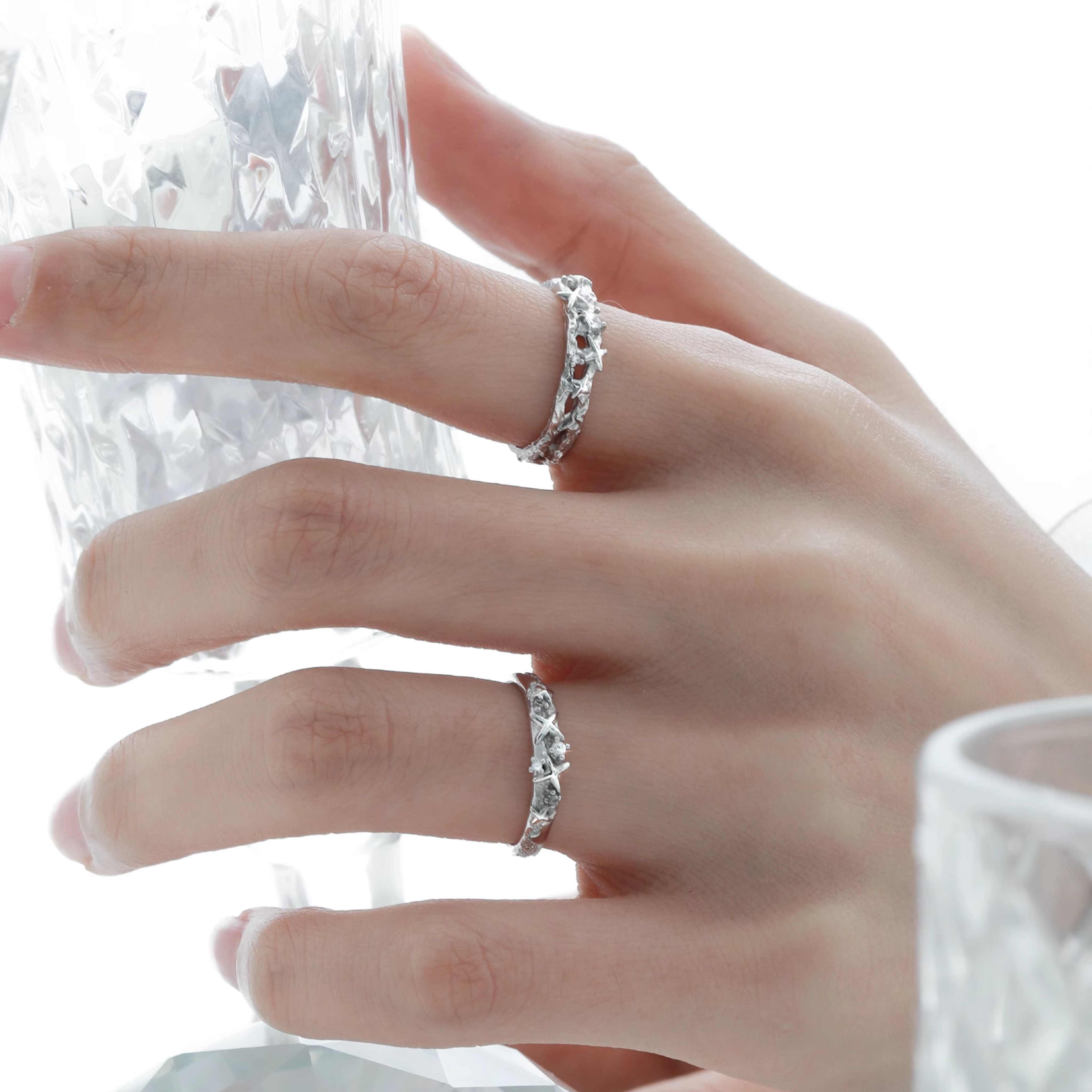 TEXTURED CROSS RING SET