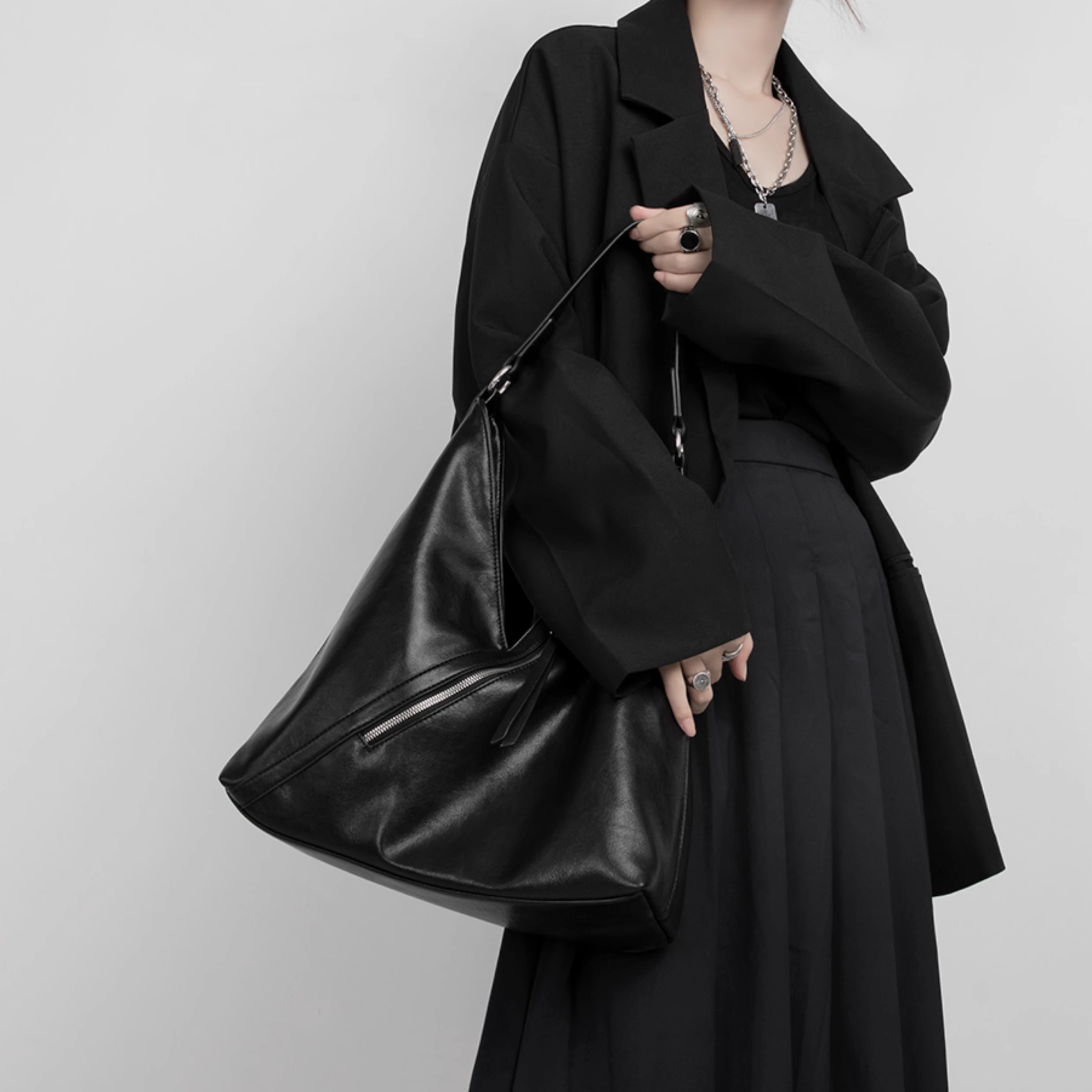 ZIPPER TOTE BAG