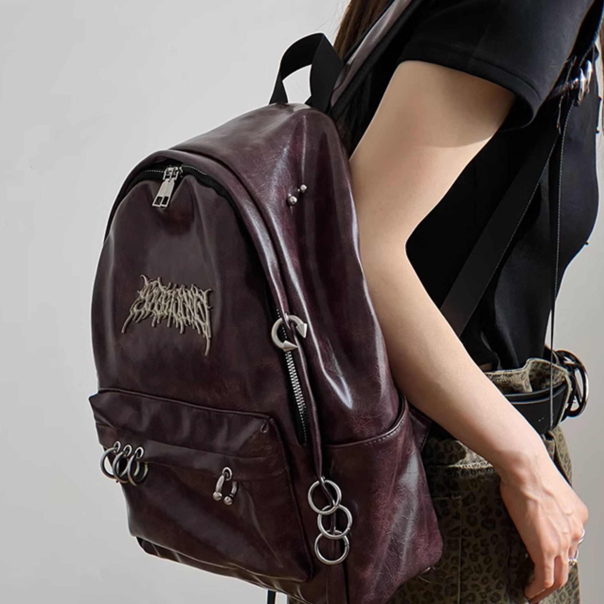 Y2K METALLIC BACK PAC