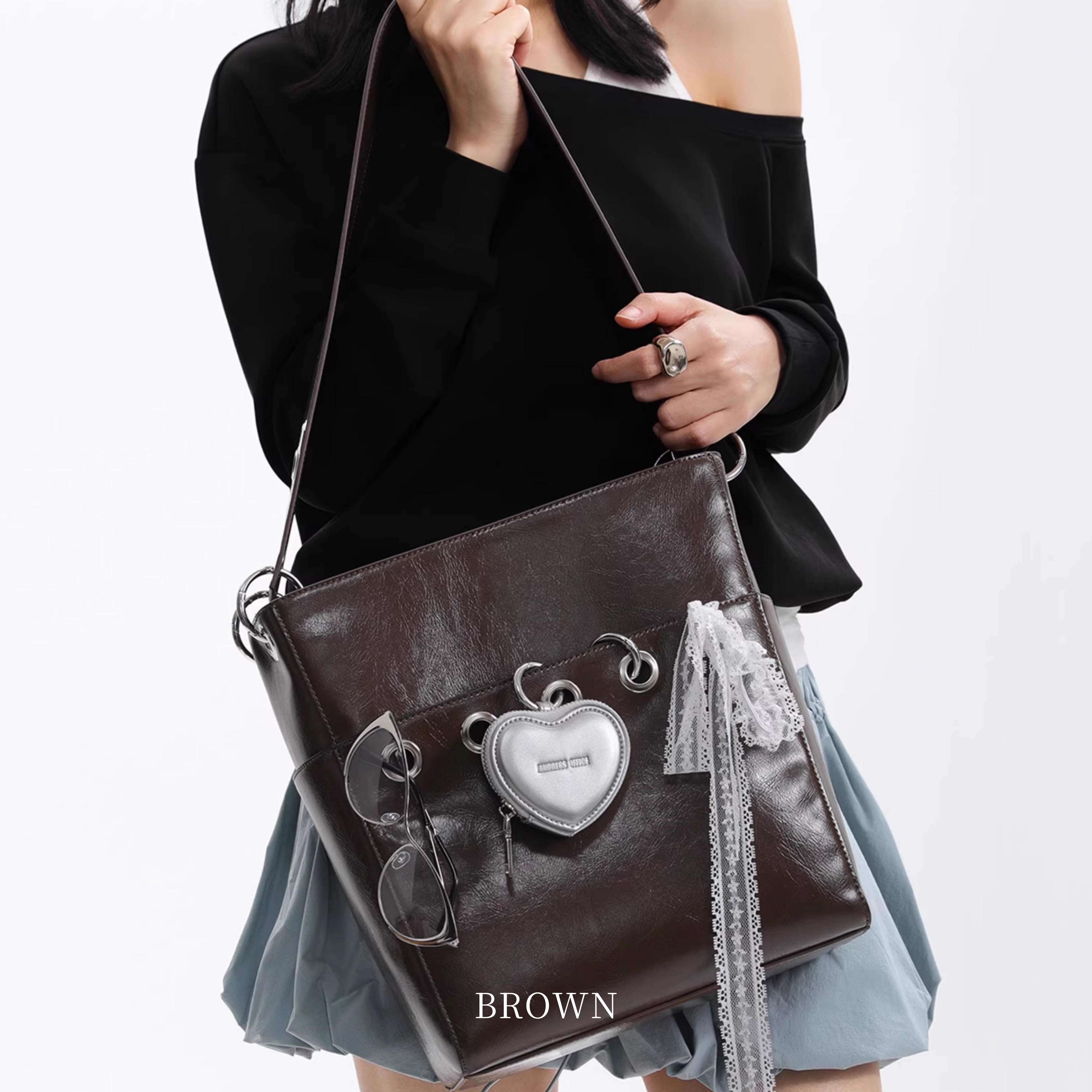 URBAN CHARM SHOULDER BAG