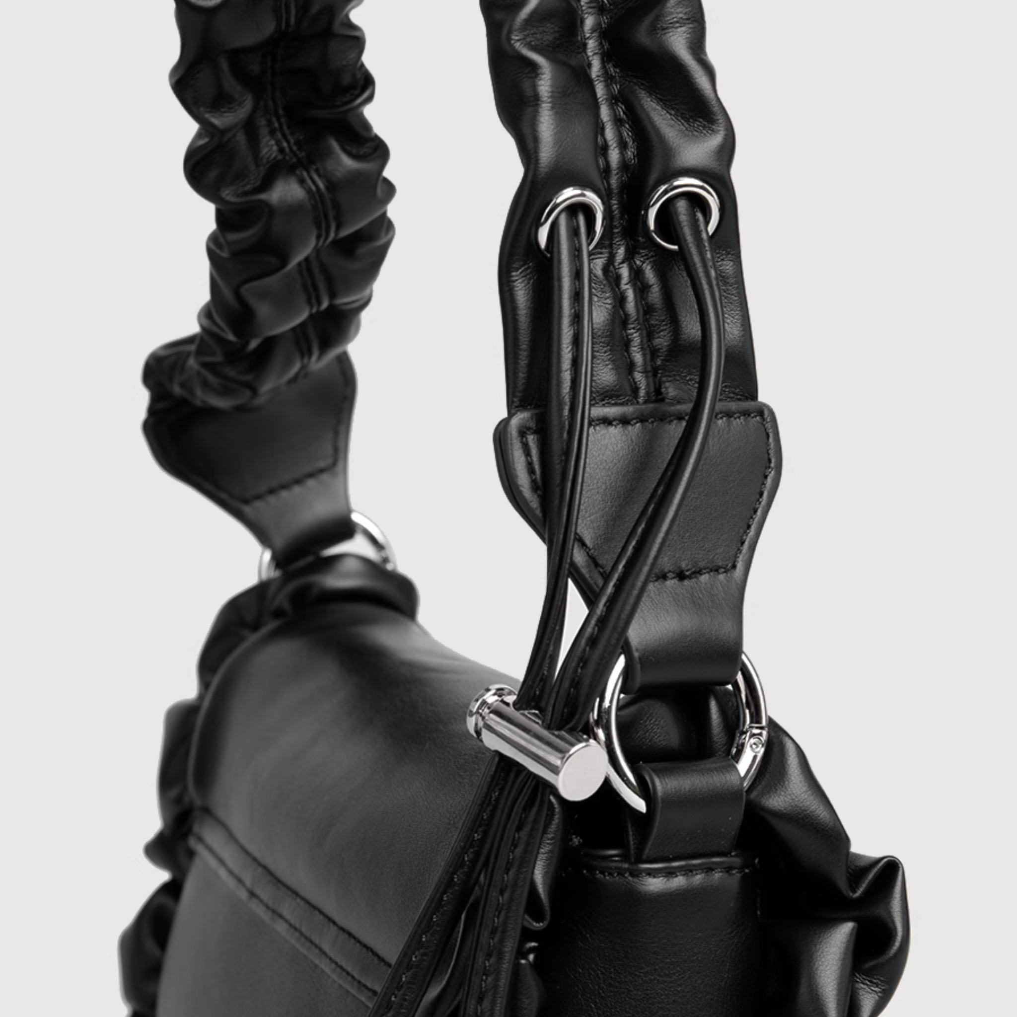 GATHER HAND BAG