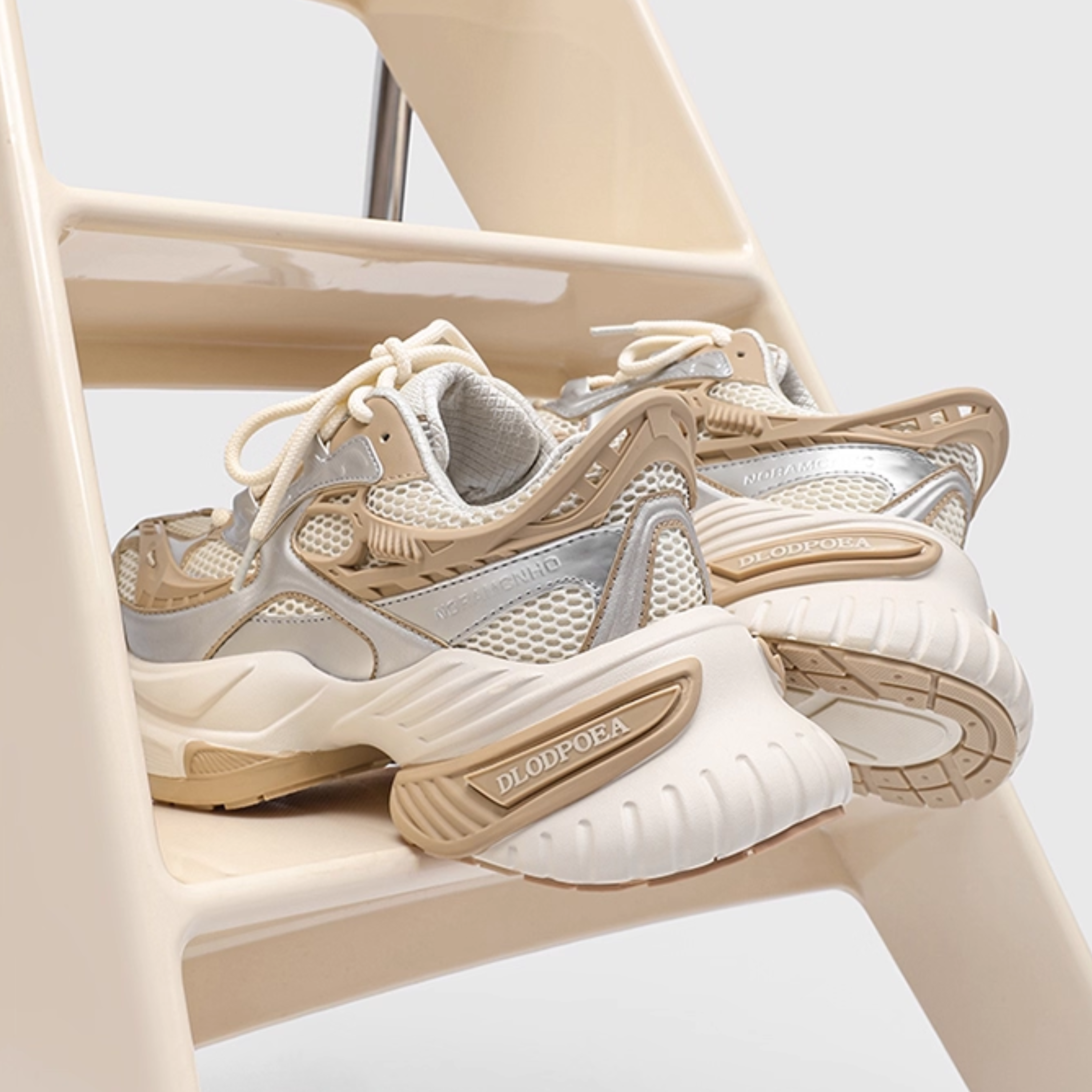 GRAVITY FLUX CHUNKY SNERAKERS / WHITE×BEIGE