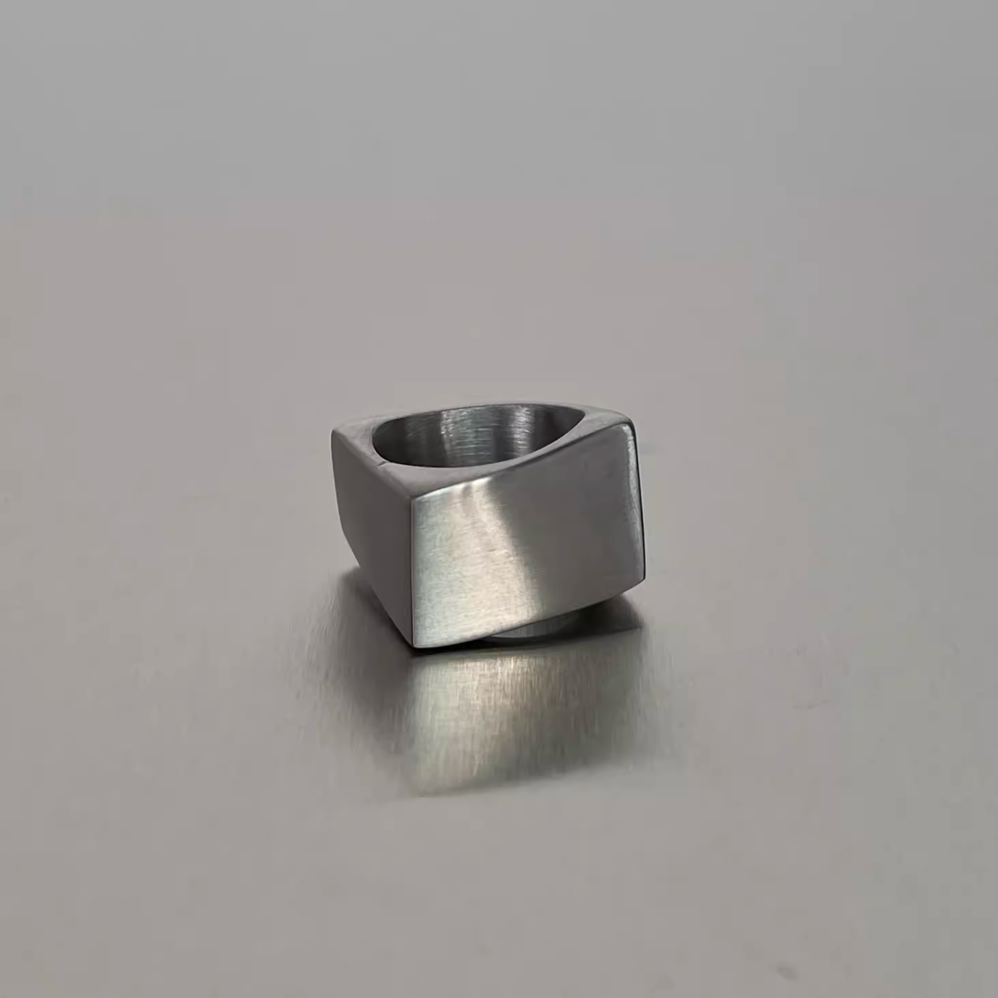 MIRROR SURFACE RING