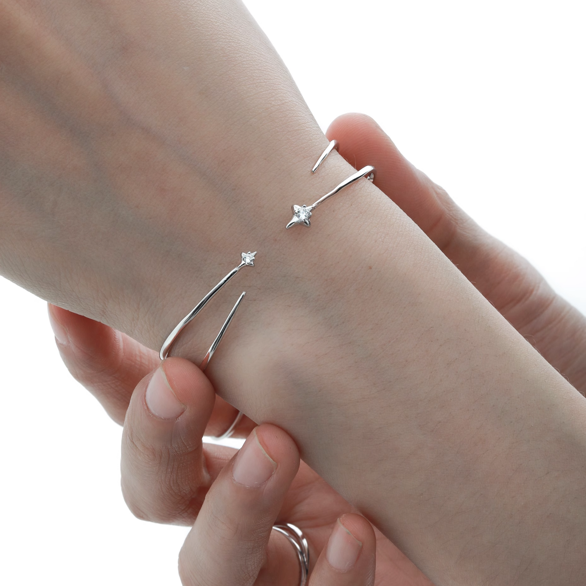 S925 ASTRA STARLIT WHISPER OPEN BANGLE[SET ITEM]
