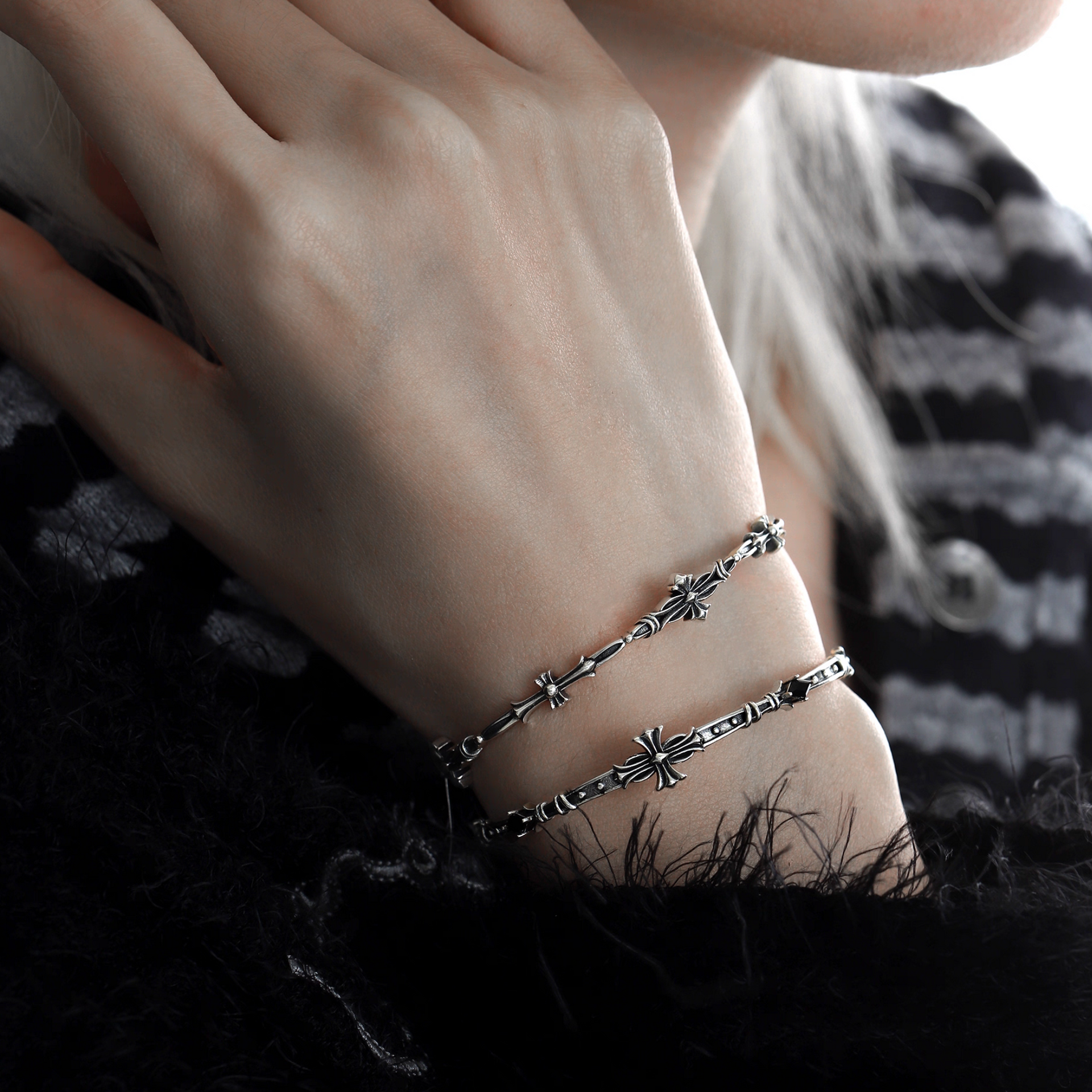 PRY シュウト 011-PLATE-BRACELET 金属製ブレスレット PRY シュウト 011-PLATE-BRACELET 金属製ブレスレット