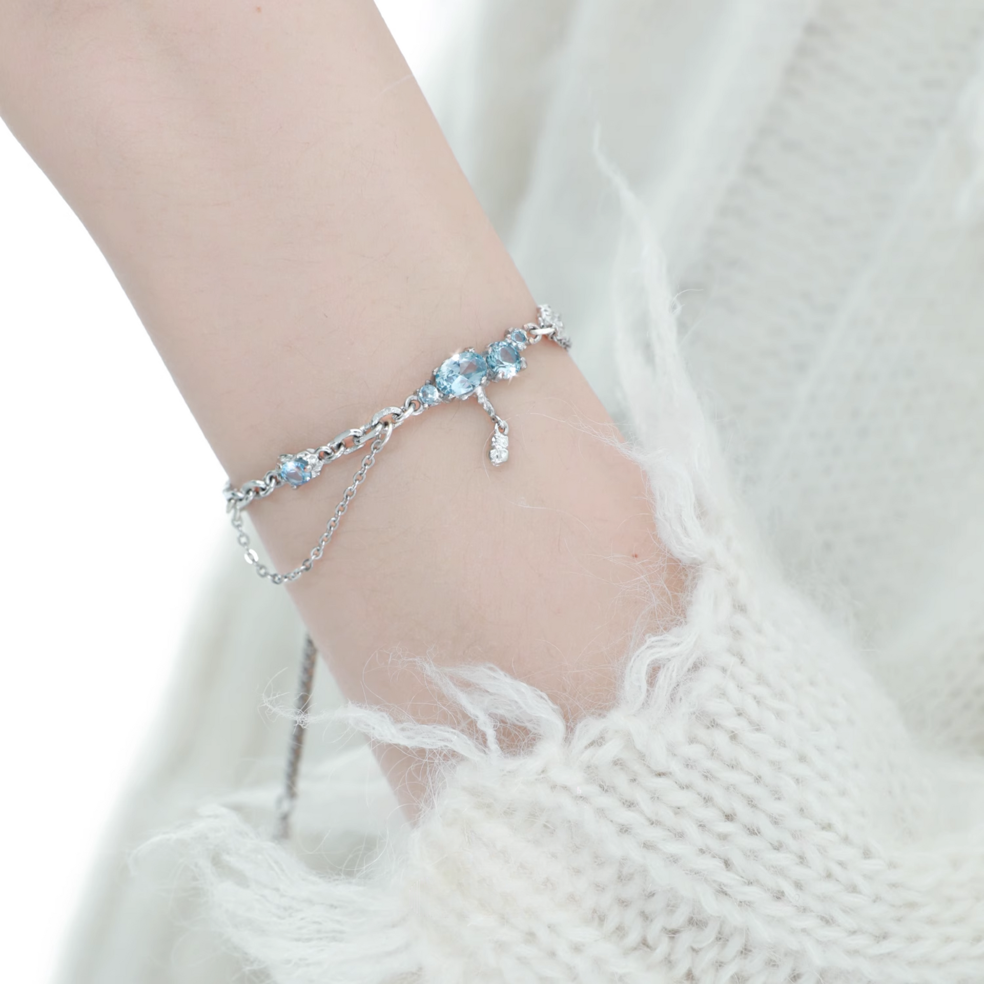 ブルーCZ フィンガースリング ブレスレット SILVER ブルーCZ フィンガースリング ブレスレット SILVER