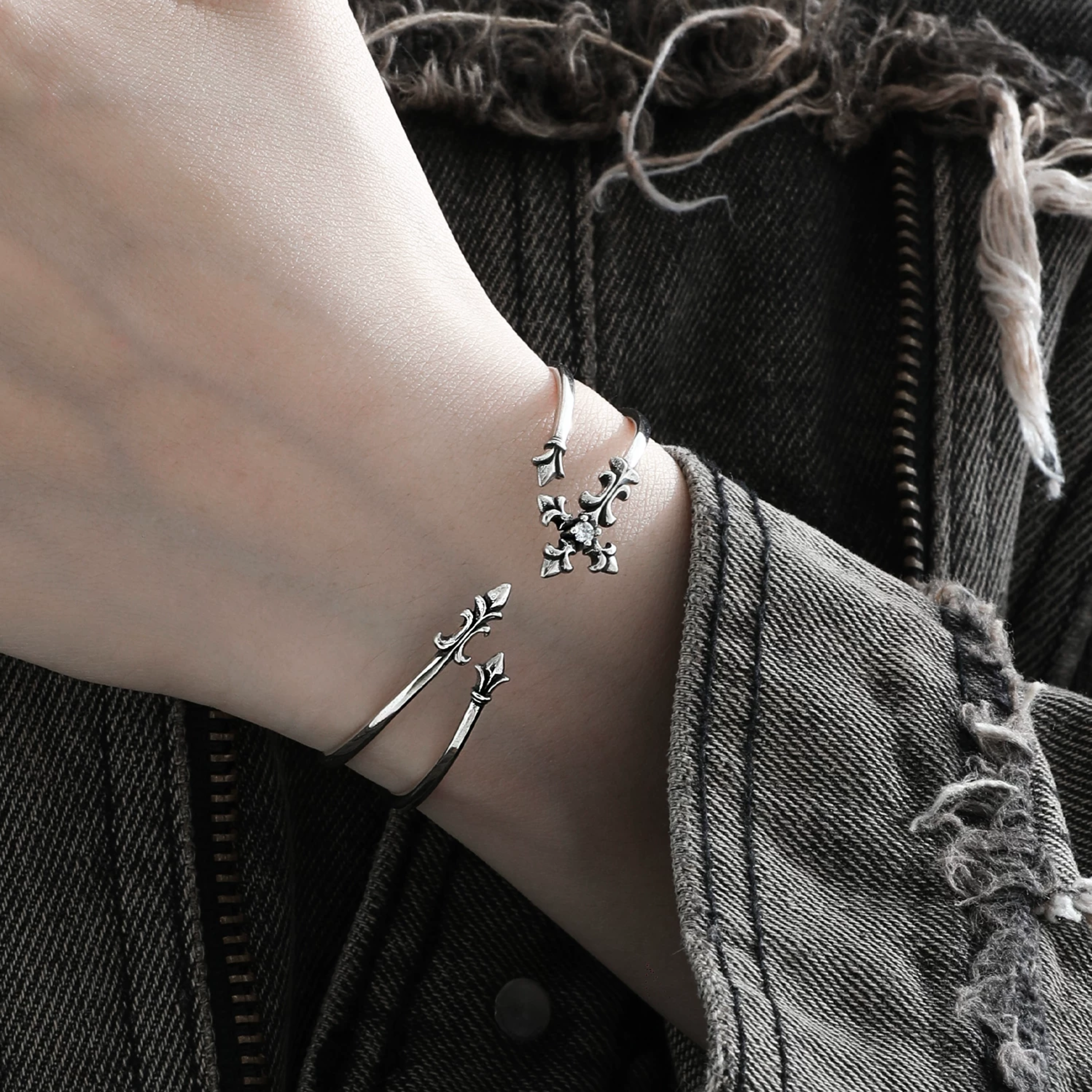 CRUCIFIX CROSS TWIST BRACELET[SET ITEM]