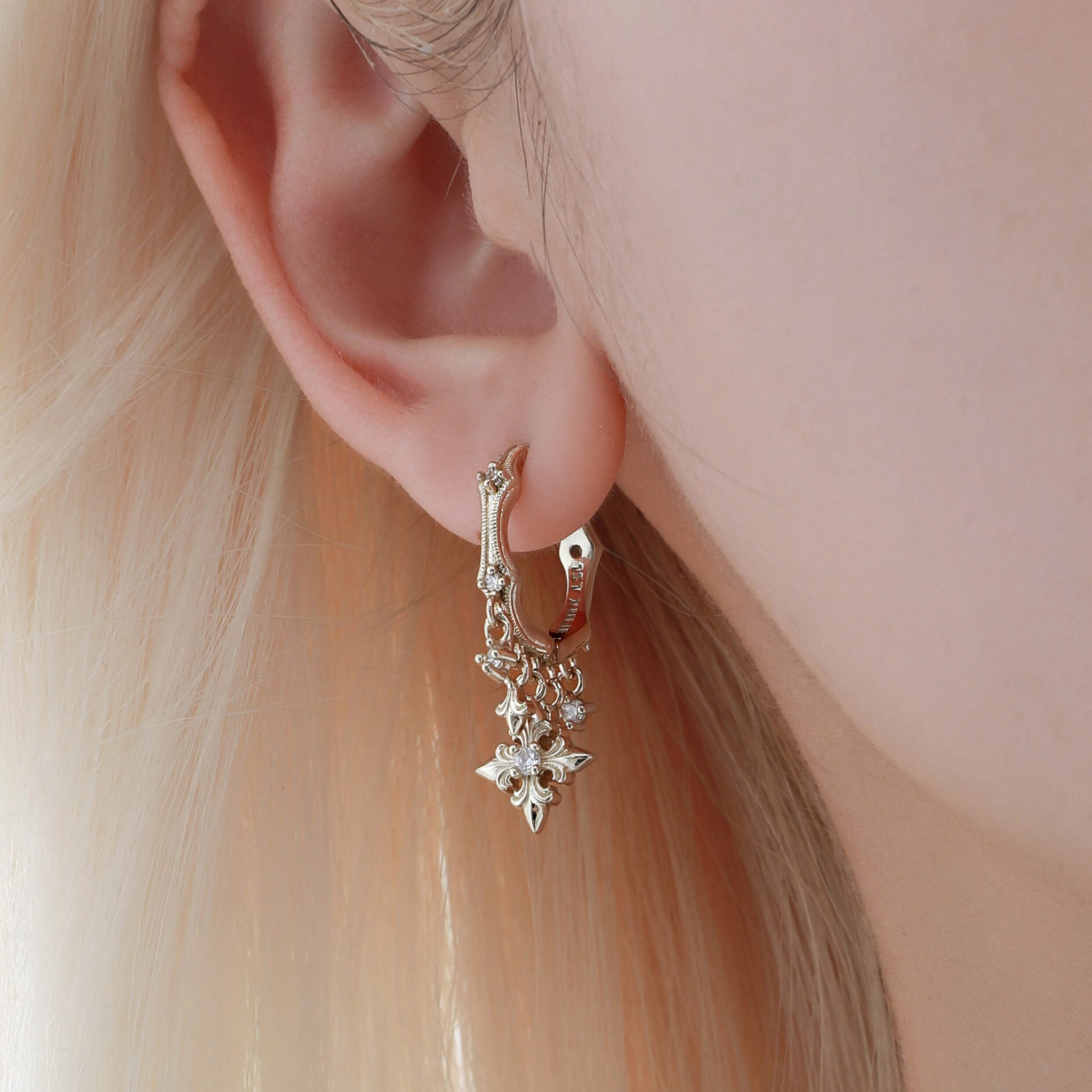 ROYAL SIGNET CROSS HOOP PIERCE