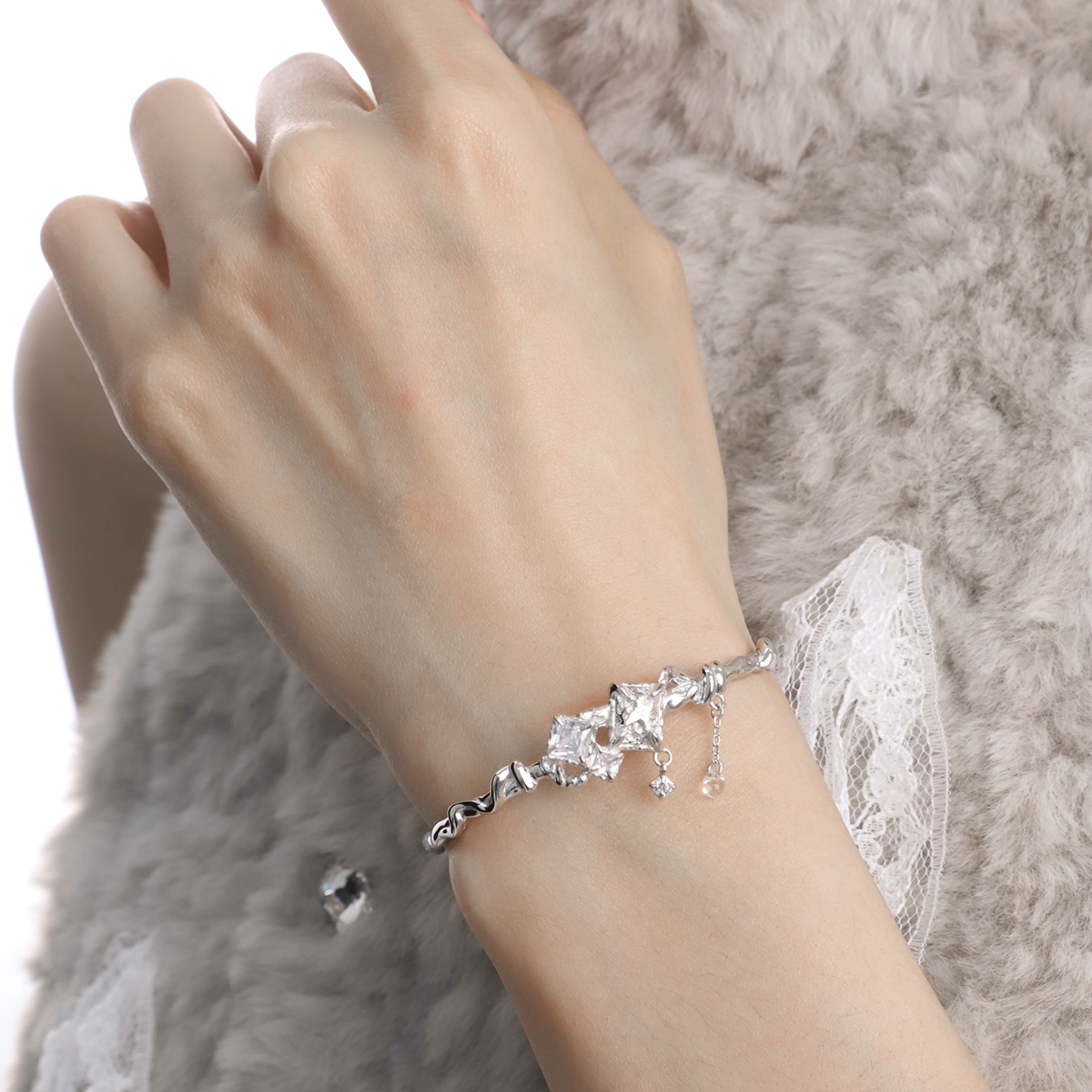 GLITCH GEM BUTTERFLY BRACELET[SET ITEM]