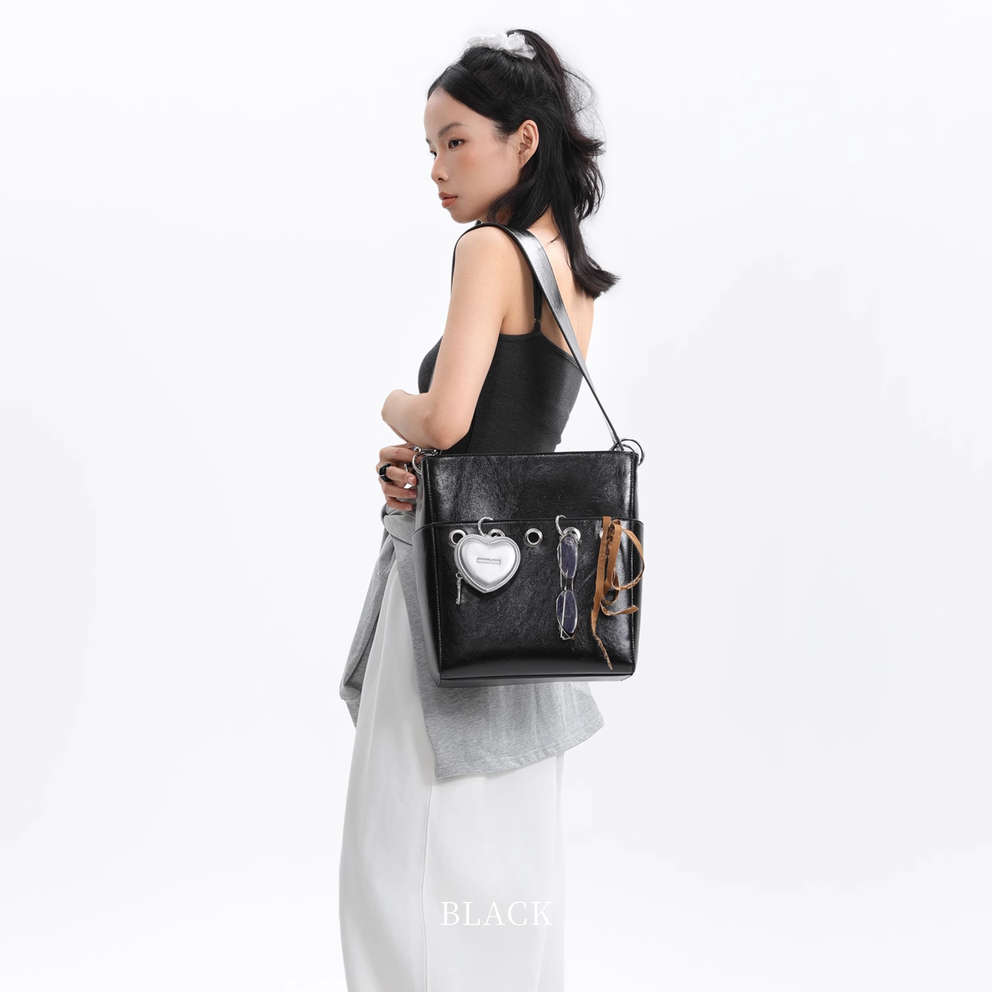 URBAN CHARM SHOULDER BAG
