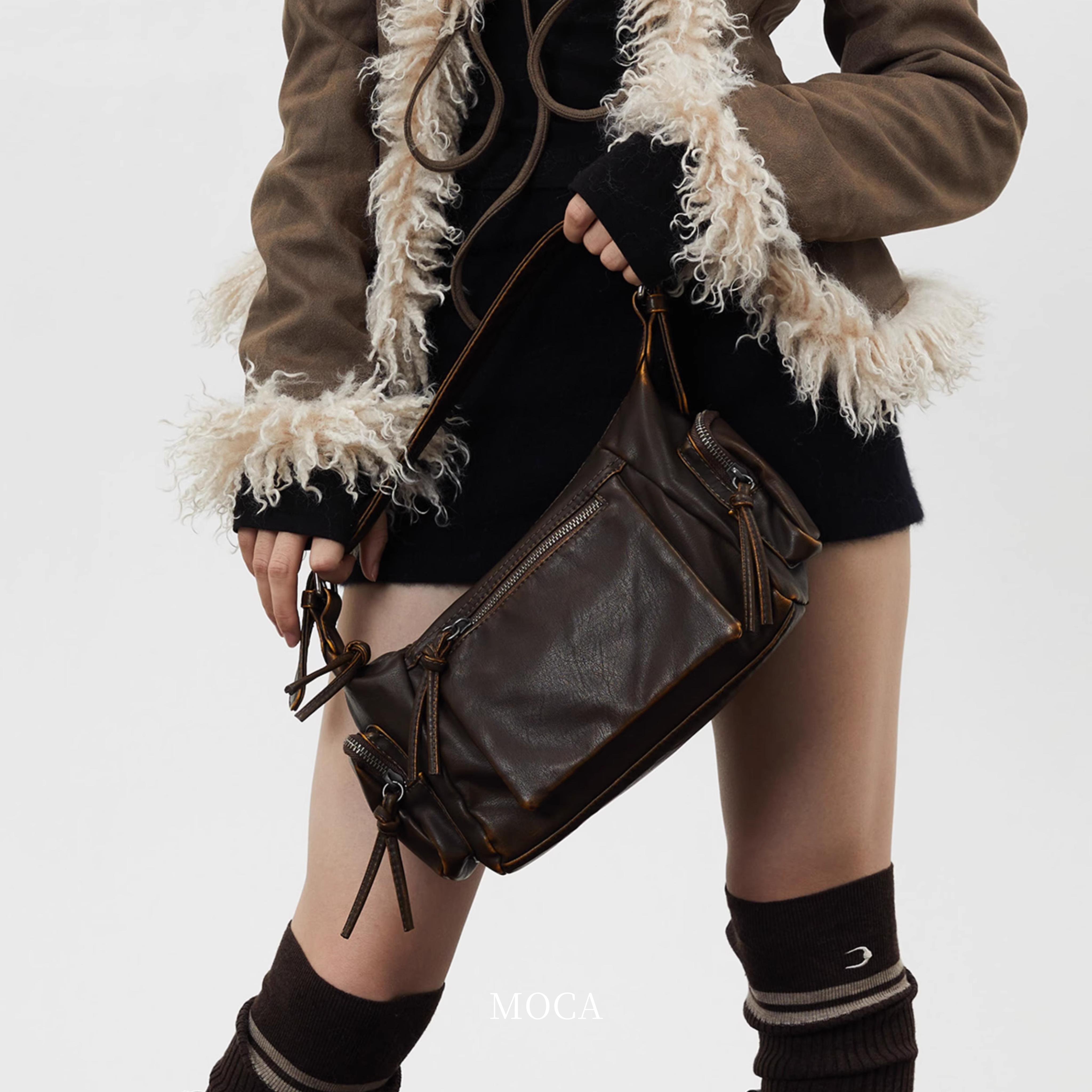 VINTAGE LEATHER SHOULDER BAG