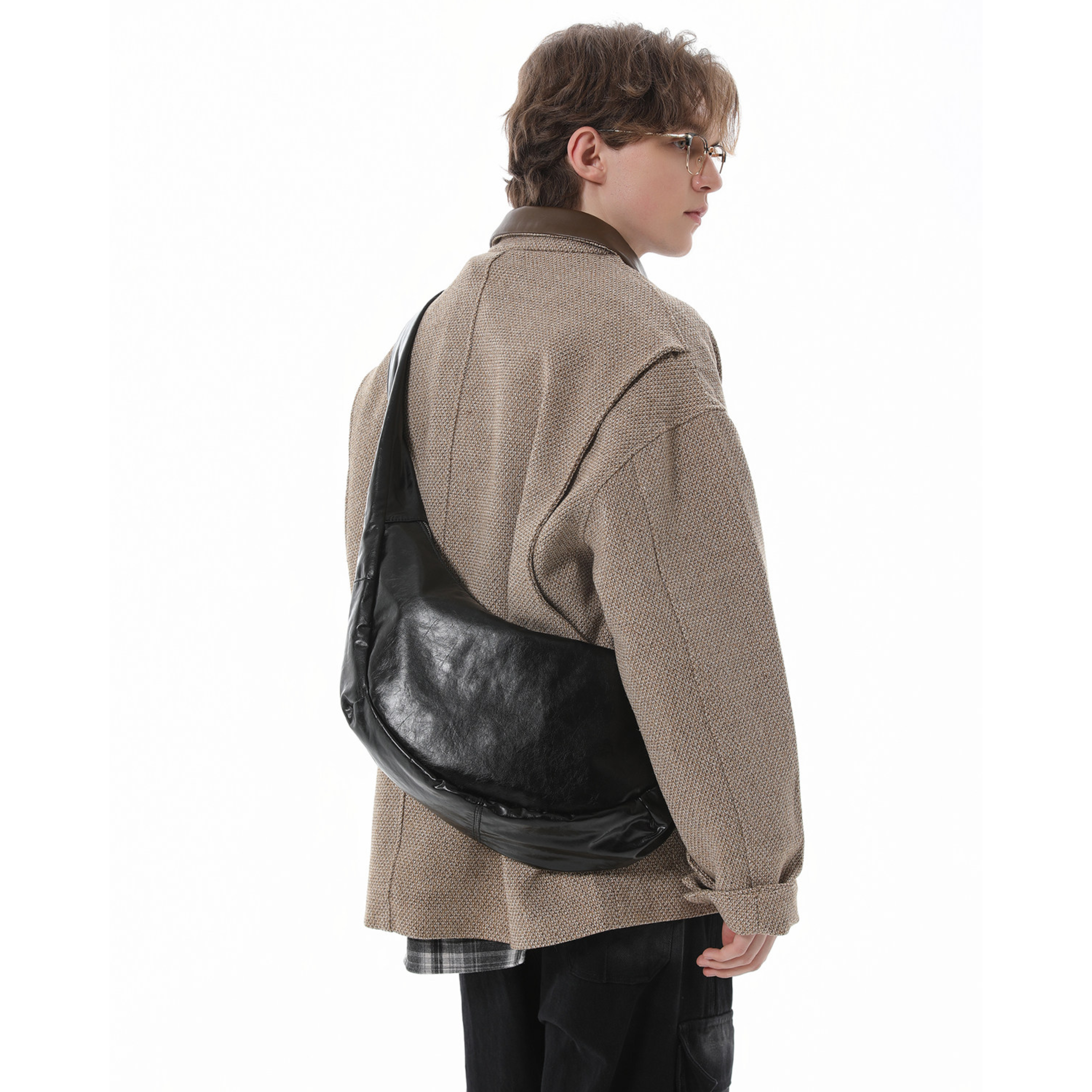 BUCKLE SLOUCH CROSSBODY BAG