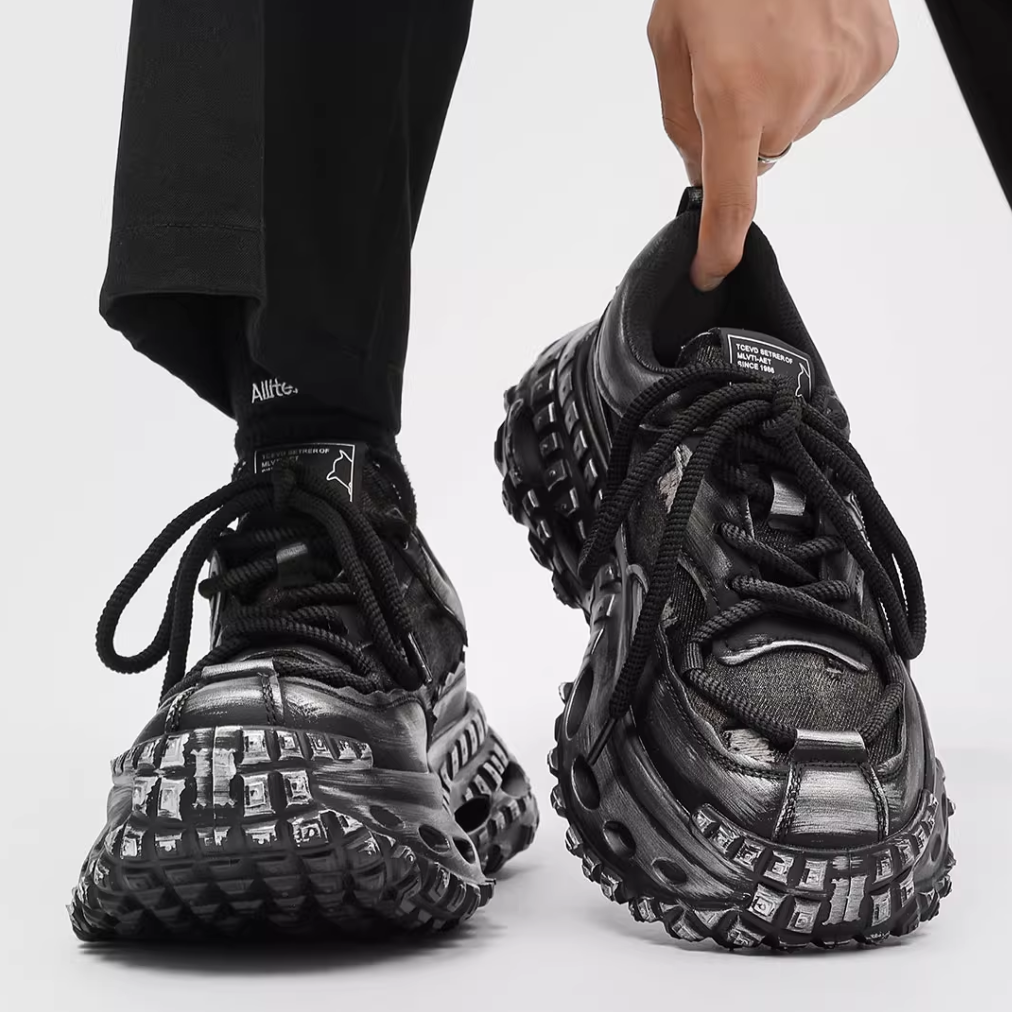 VOID STRIDE PLATFORM SNEAKERS / BLACK×BLACK