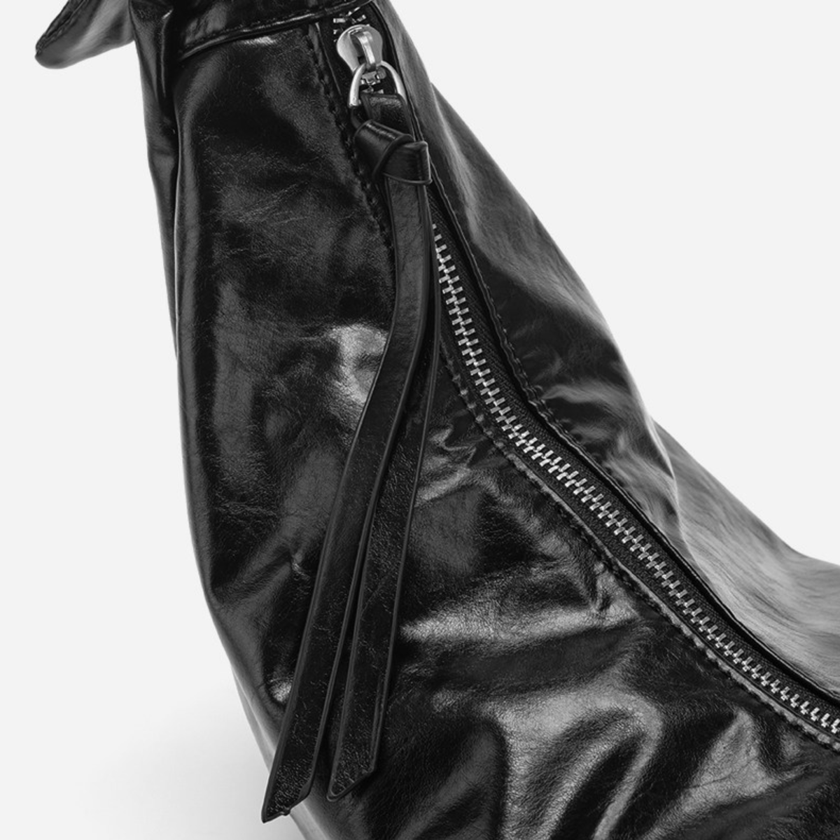 BUCKLE SLOUCH CROSSBODY BAG