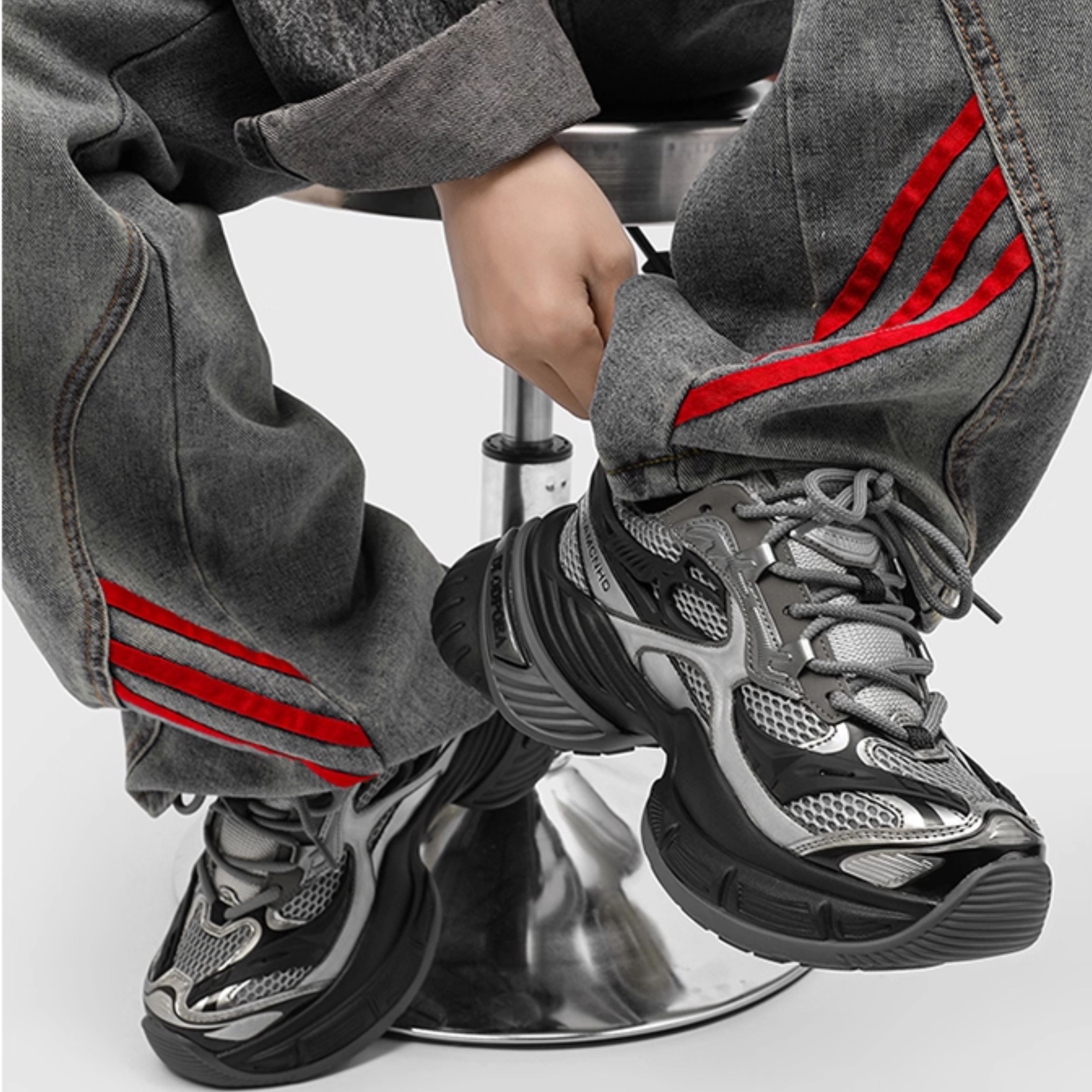 GRAVITY FLUX CHUNKY SNEAKERS / BLACK×SILVER